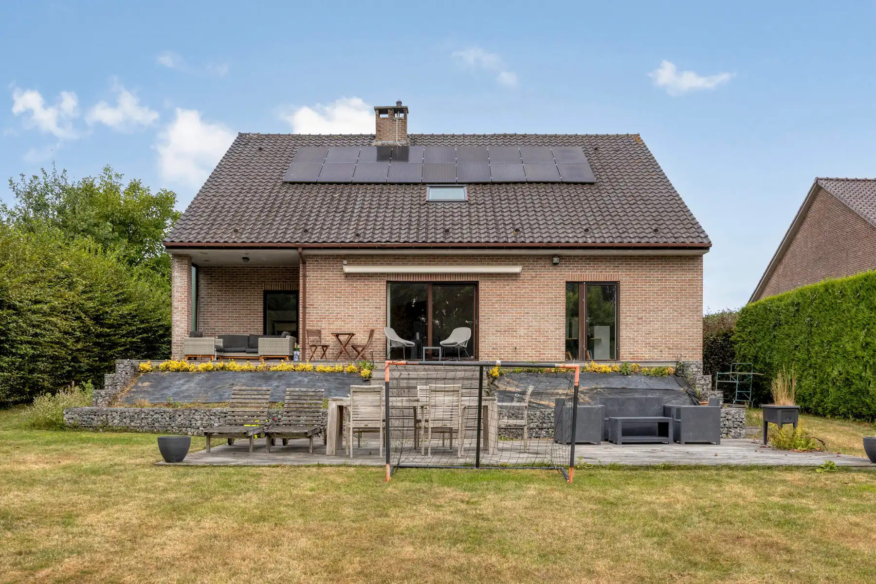Goed gelegen villa met 6 slaapkamers en grote tuin foto 2