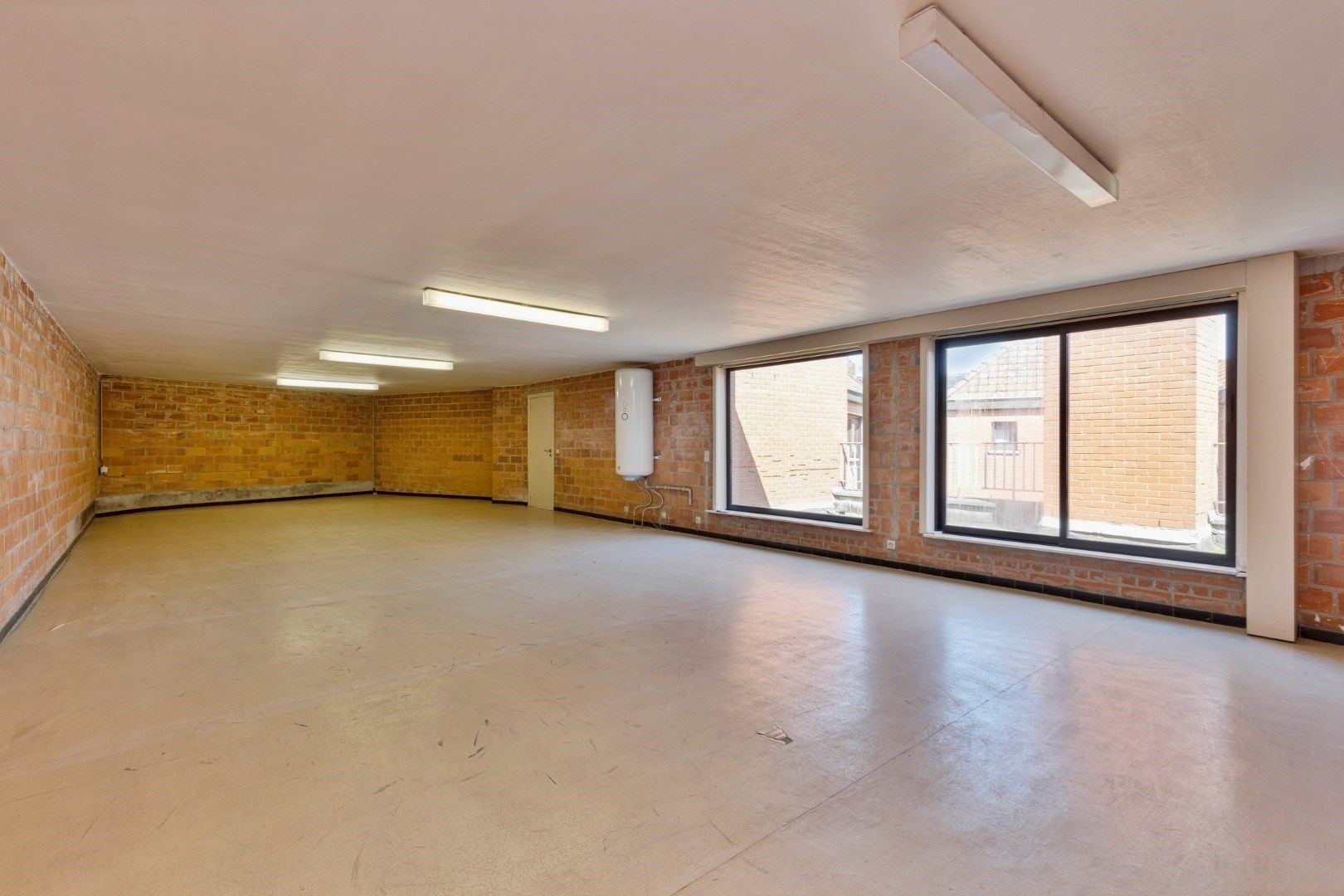 Handelspand met appartement en tal van mogelijkheden! foto 23