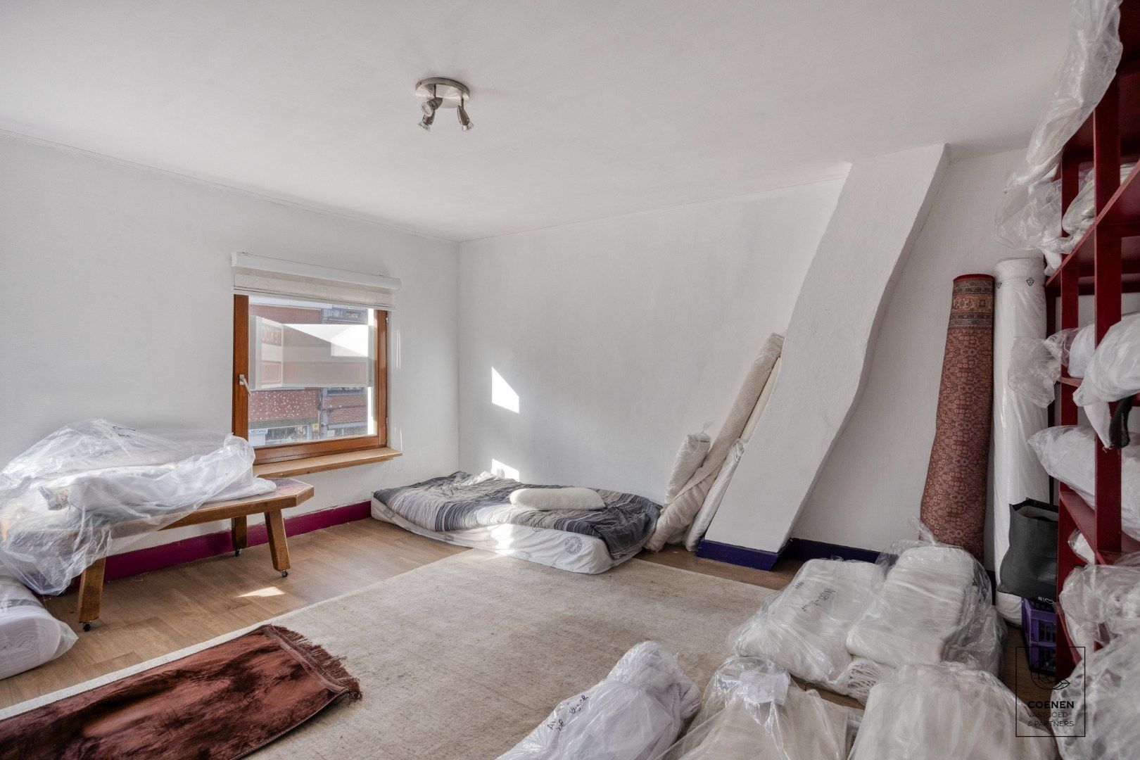 Handelspand met potentieel voor woongelegenheid op toplocatie in Deurne! foto 8