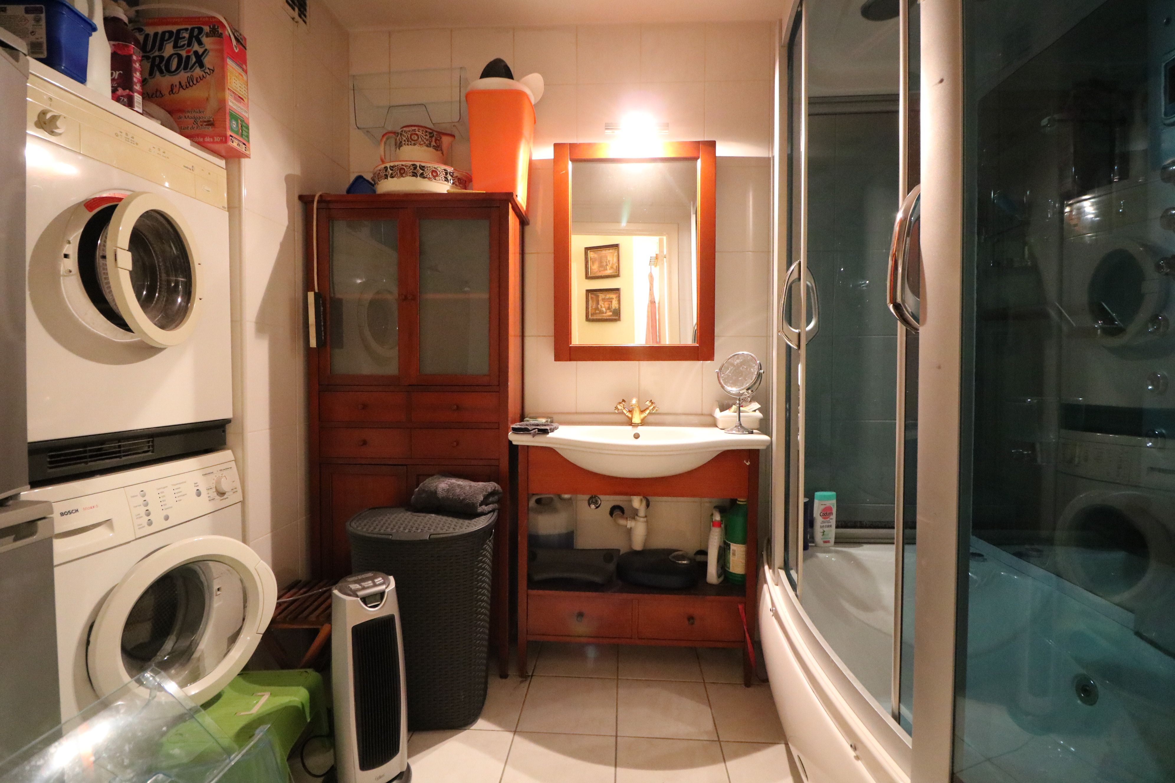 Zeer ruim (115 m²) 2-slaapkamerappartement met 2 badkamers en frontaal zeezicht. foto 5