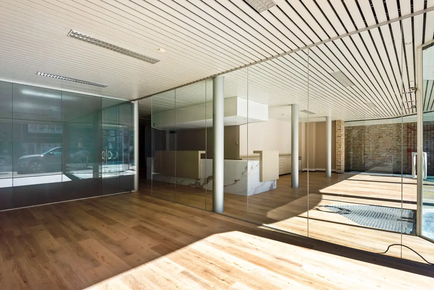 Handelsgelijkvloers in het centrum van Wijnegem! foto 12