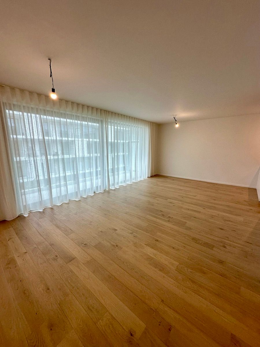 Prachtig 2 slaapkamer appartement met groot TERRAS foto 2