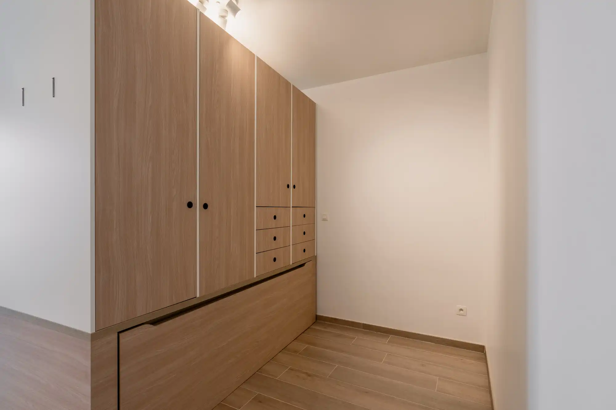 Functionele studio met terras, gemeenschappelijke binnentuin en ondergrondse autostaanplaats(en). foto 6