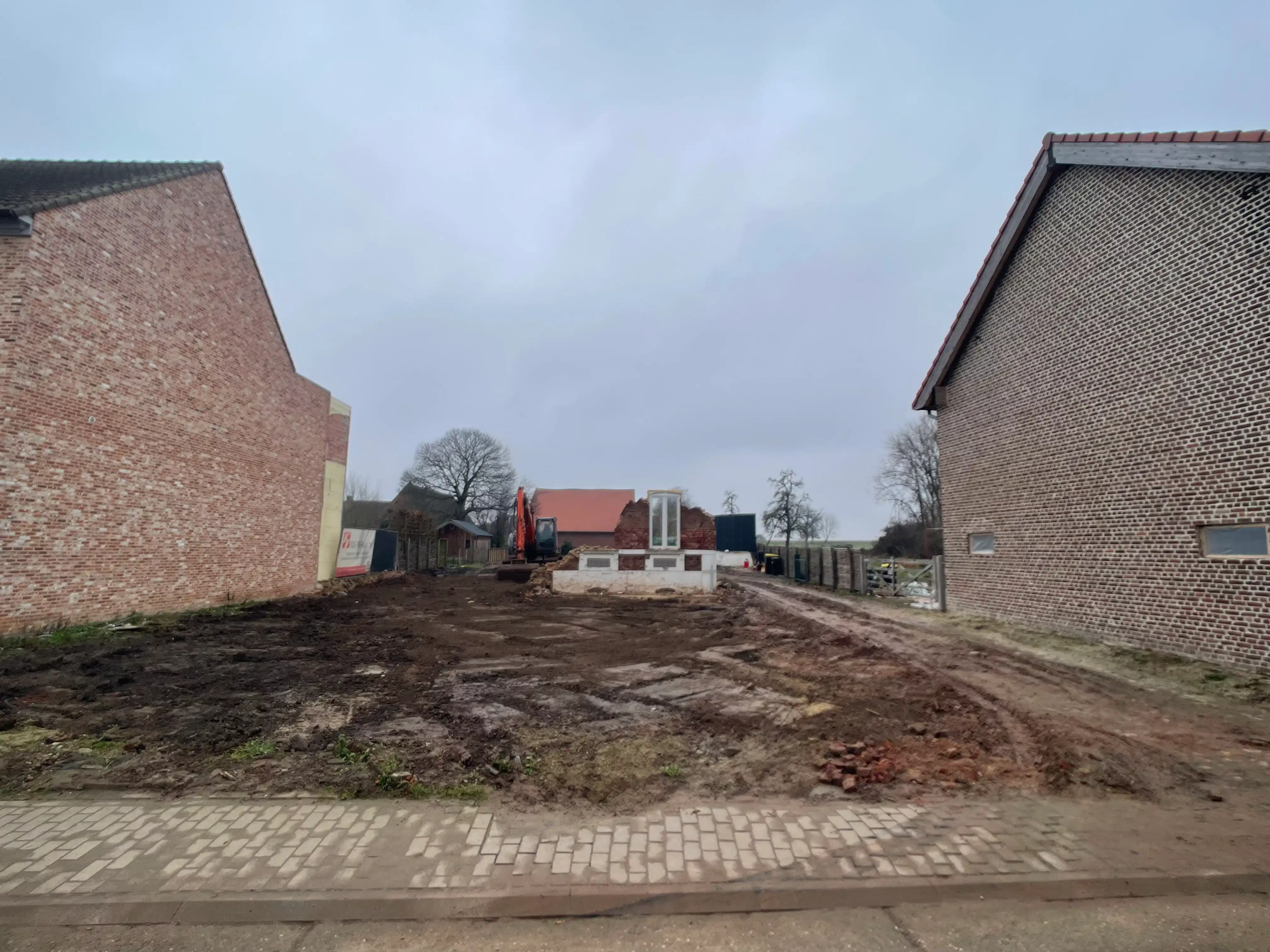 Projectgrond met een oppervlakte van 12a78ca. foto {{pictureIndex}}