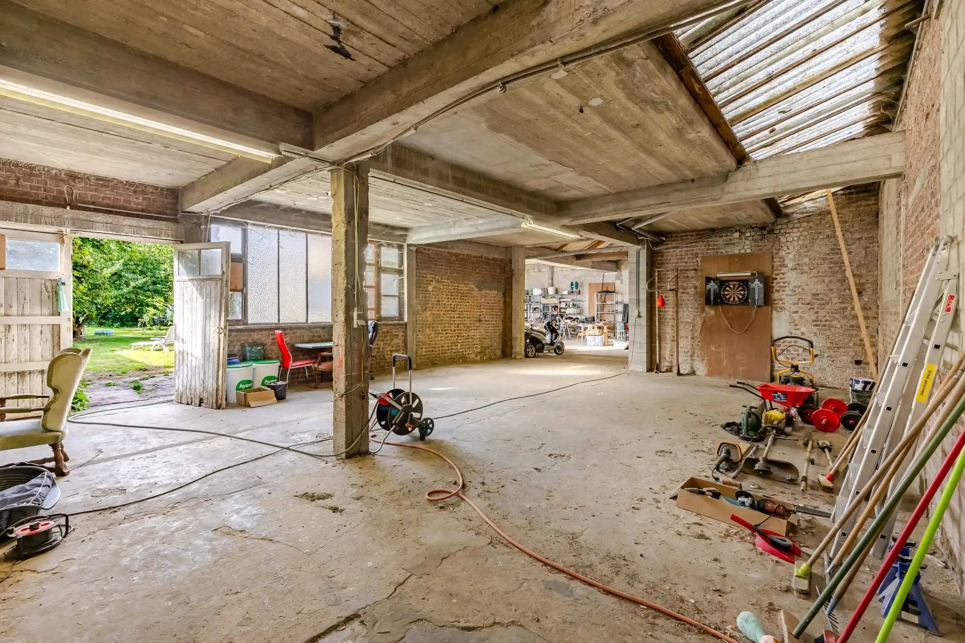 Karaktervol herenhuis met art-decoallure, ruime magazijnen en zuidgerichte tuin  foto 30