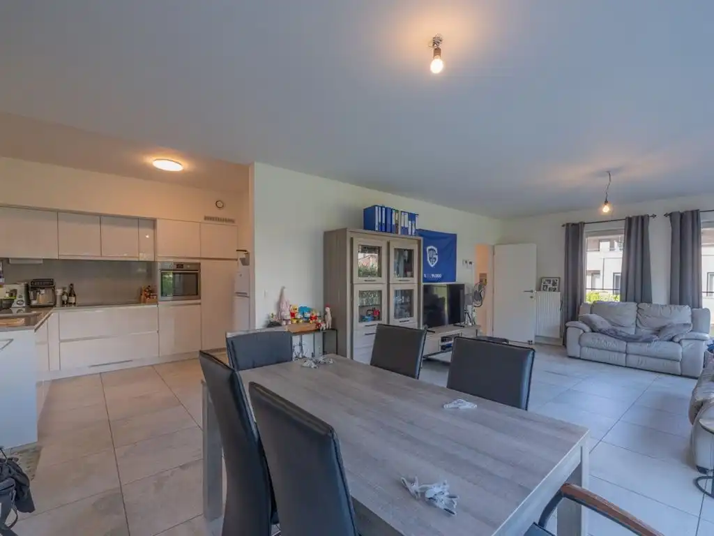 Modern gelijkvloers appartement met ruim terras en private tuin foto 9