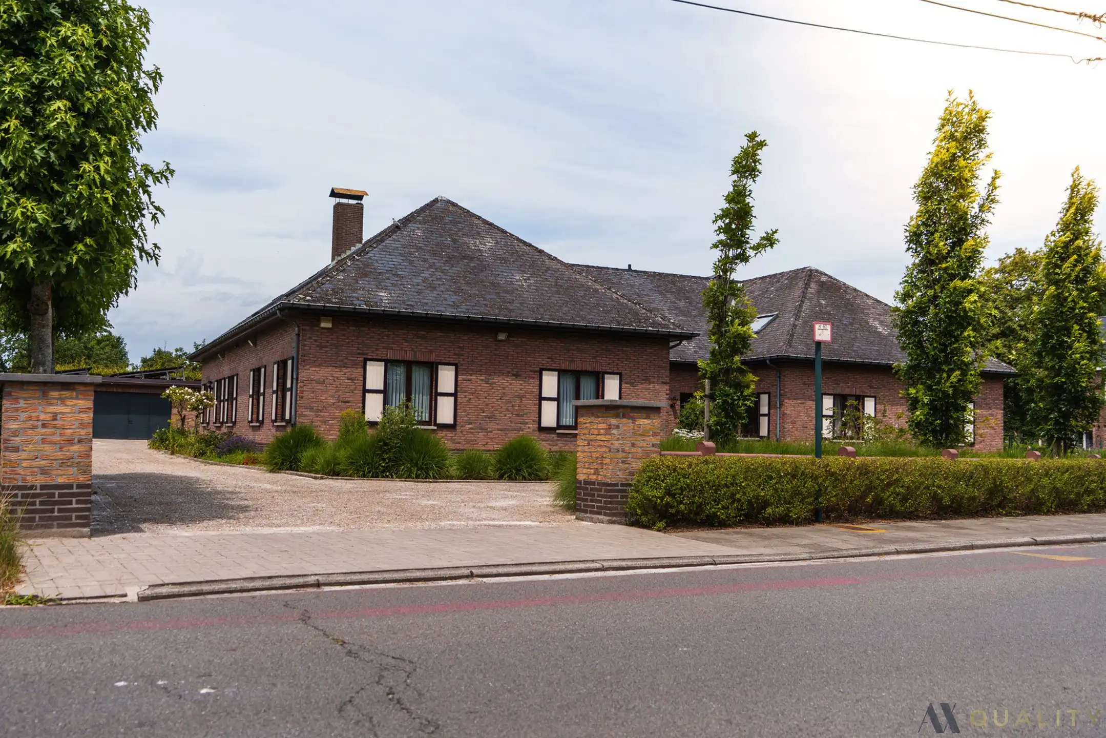 Ruime woning met 6 slaapkamers en 2 garages foto 29