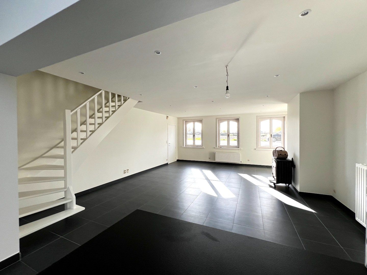 Veelzijdige eigendom met tal van mogelijkheden te koop te Zwevegem! foto 16