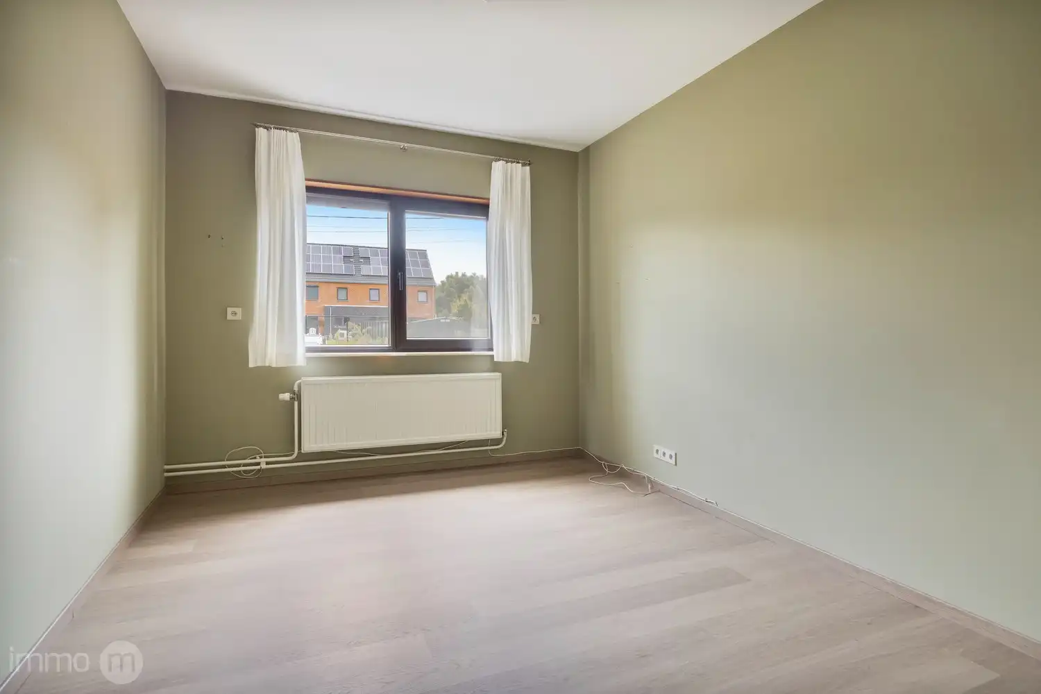 Uitstekend onderhouden open bebouwing met zonnepanelen en 3 tot 5 slaapkamers op prachtig perceel van 55a43ca foto 16