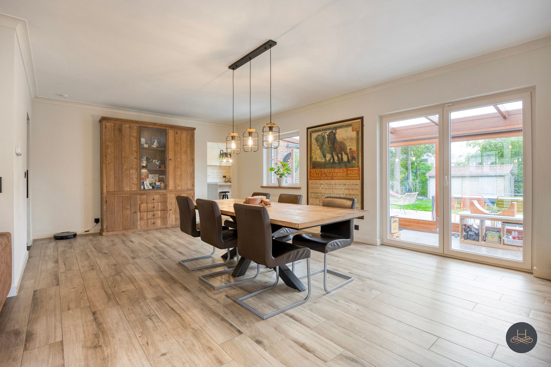 Gerenoveerde en energiezuinige open bebouwing in groene wijk foto 14