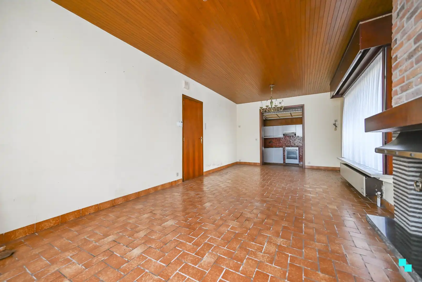 Te renoveren woning met riante garage te Bosmolens foto 4