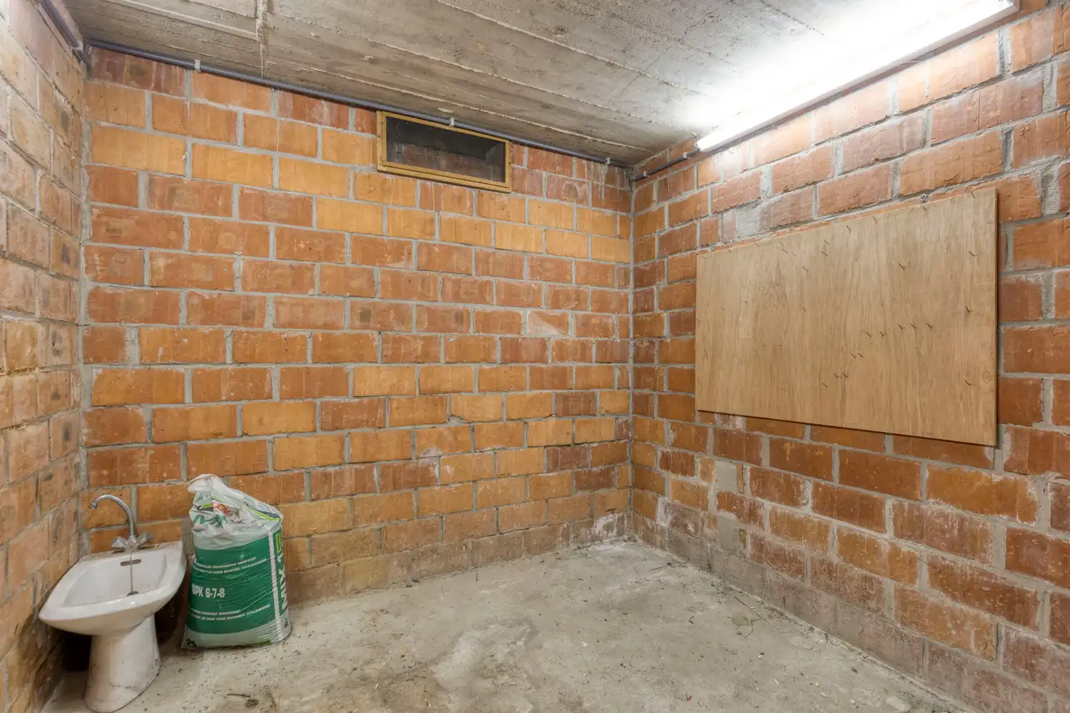 Te renoveren appartement (100m²) op 1ste verdieping met een uitstekende ligging aan de Hoogboomsteenweg in Kapellen! foto 23