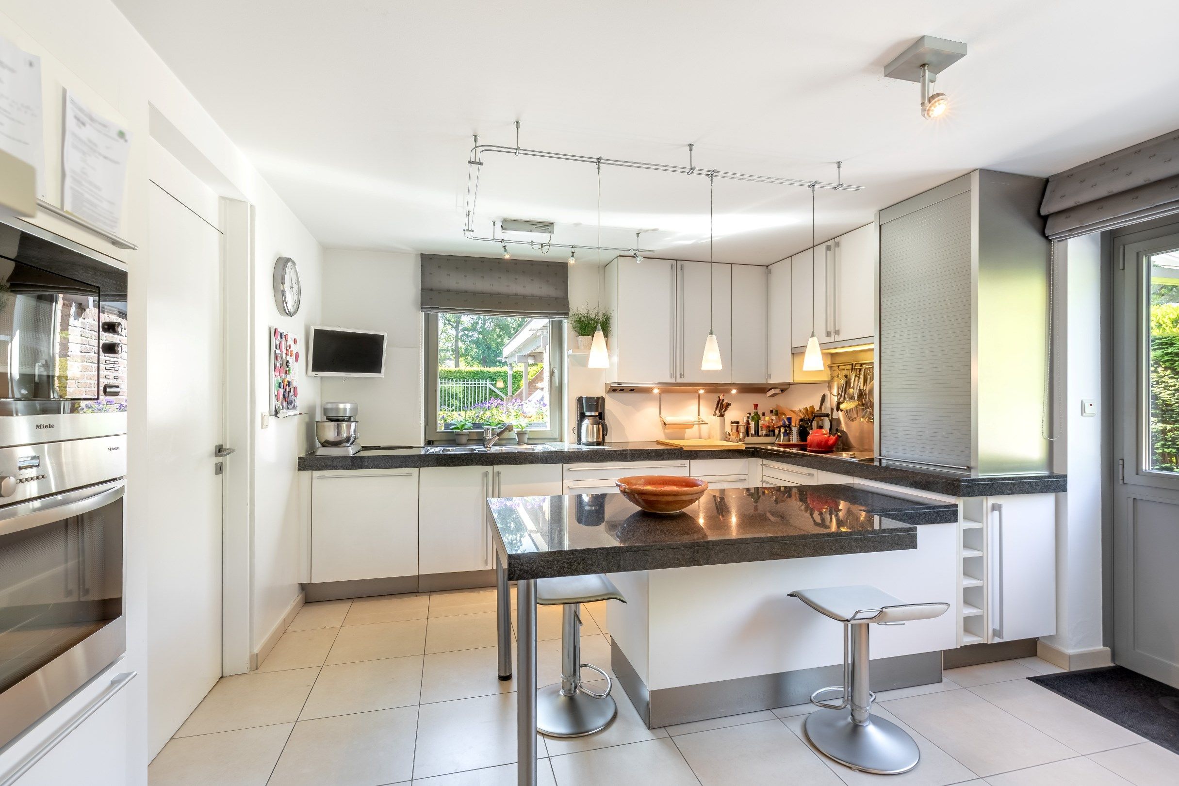 Architecturale villa op residentiele toplocatie! foto 5