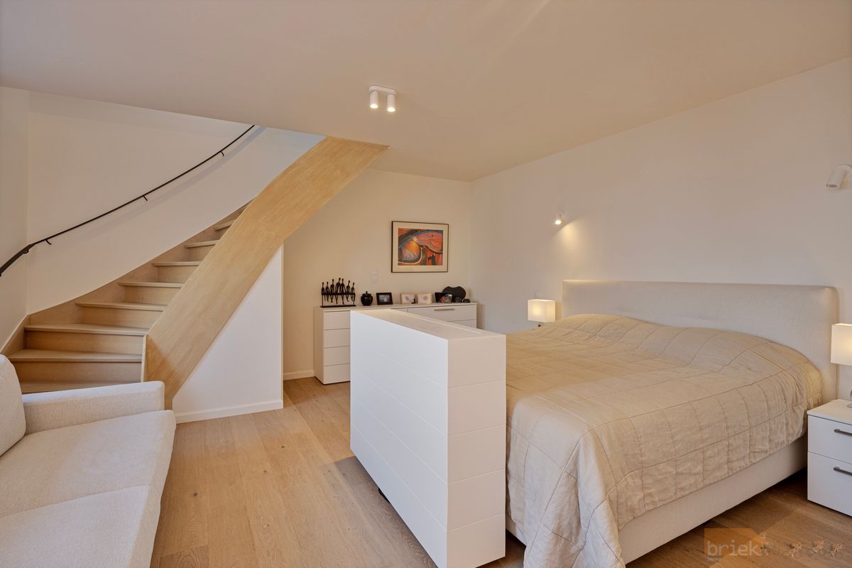 Lichtervelde : exclusief recent duplex-appartement met berging en garage foto 17