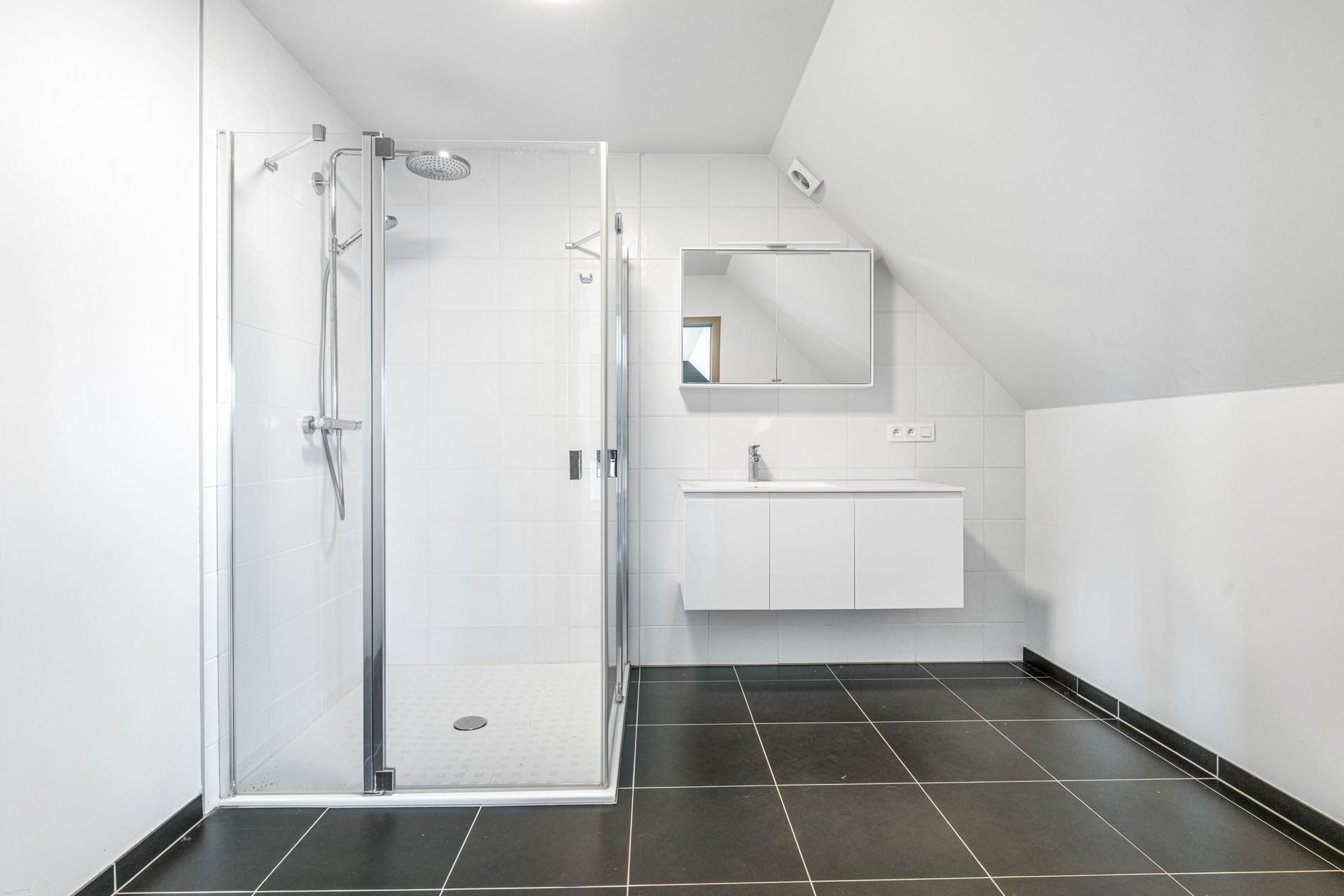 Zeer ruime villa met prachtig, landelijk zicht foto 10