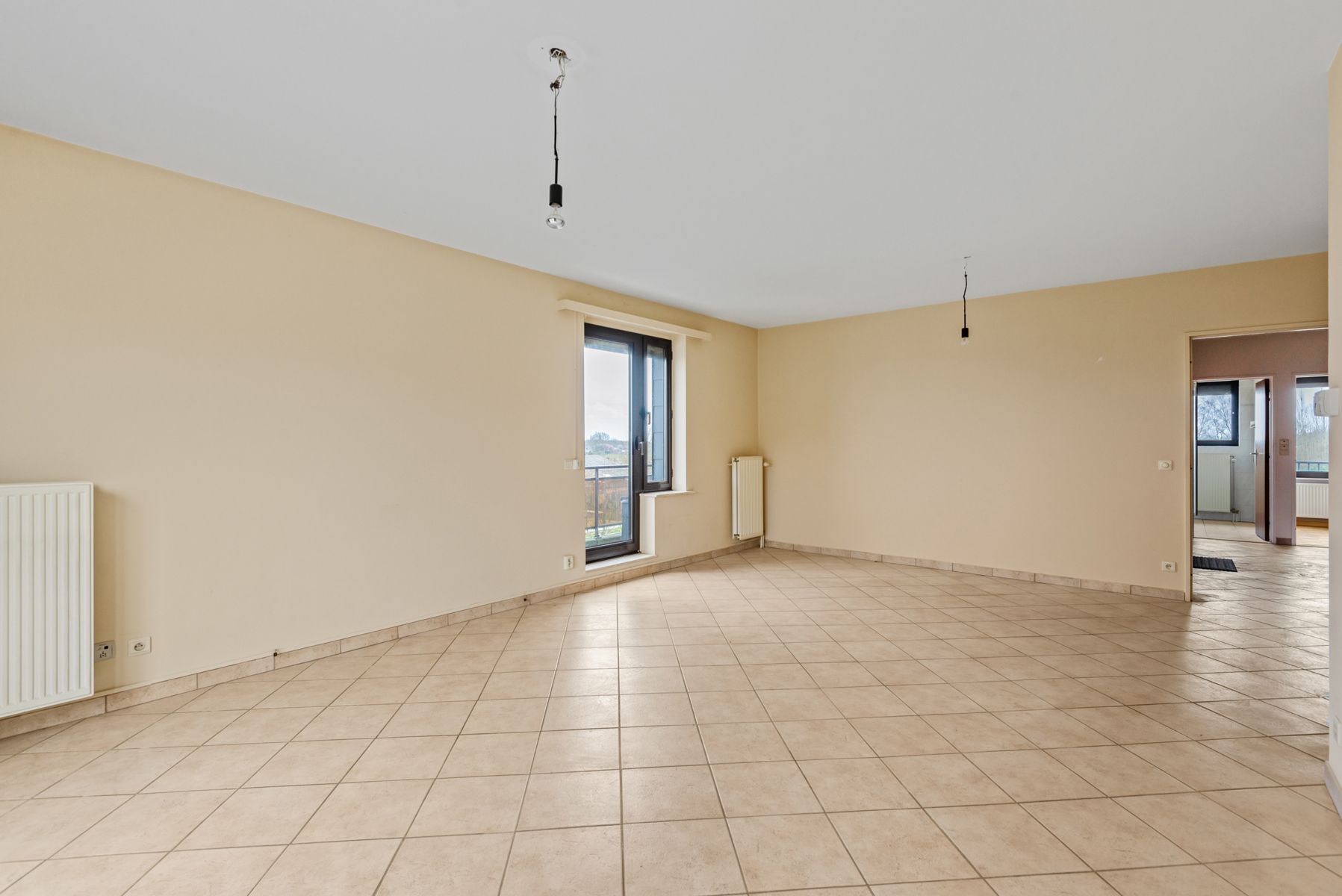 Hoekappartement met garagebox op wandelafstand van centrum foto {{pictureIndex}}