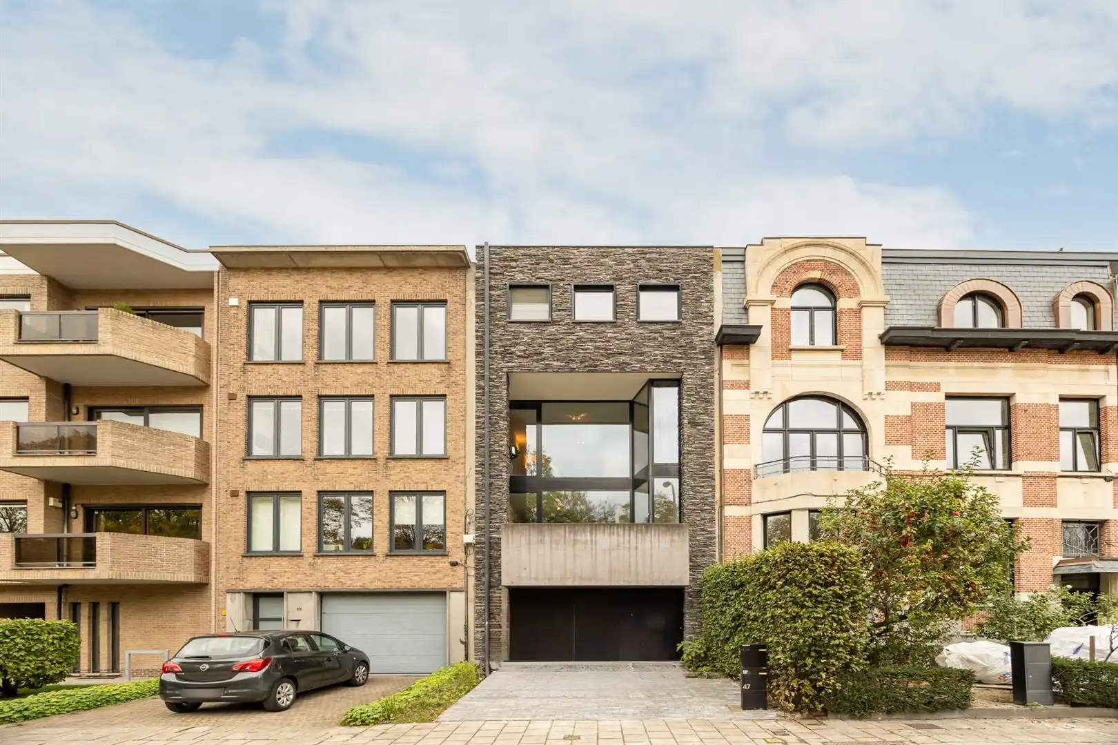 Top architectuur en parkzicht in Berchem foto {{pictureIndex}}