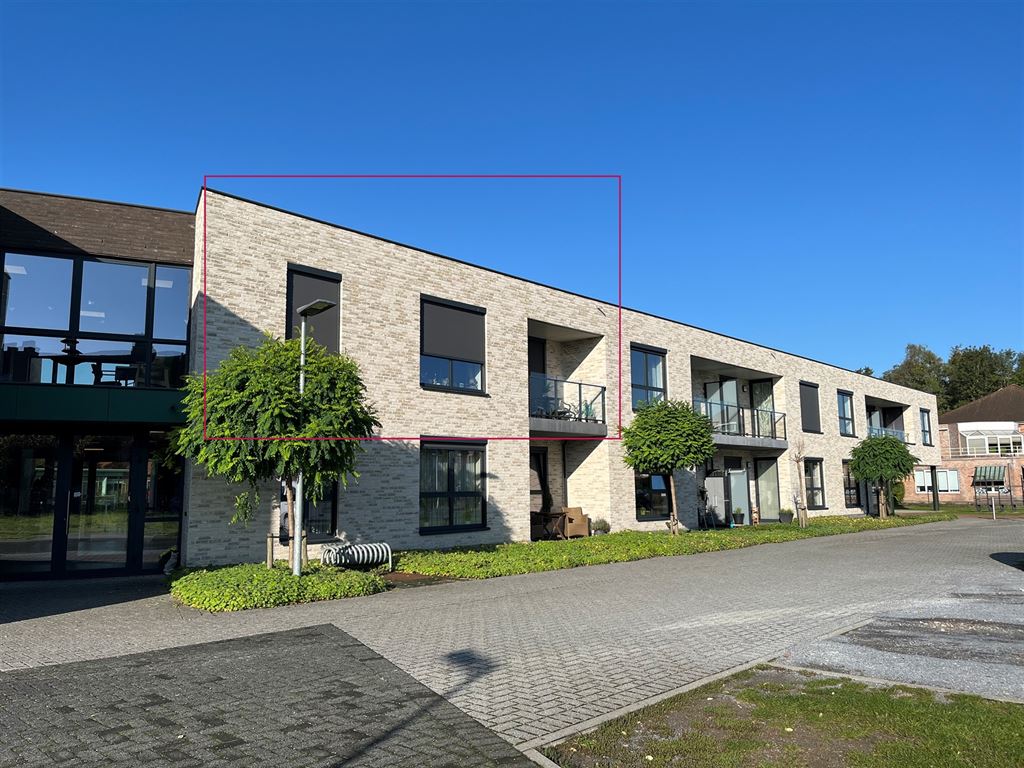 Erkende assistentiewoning met ondergrondse parking foto {{pictureIndex}}