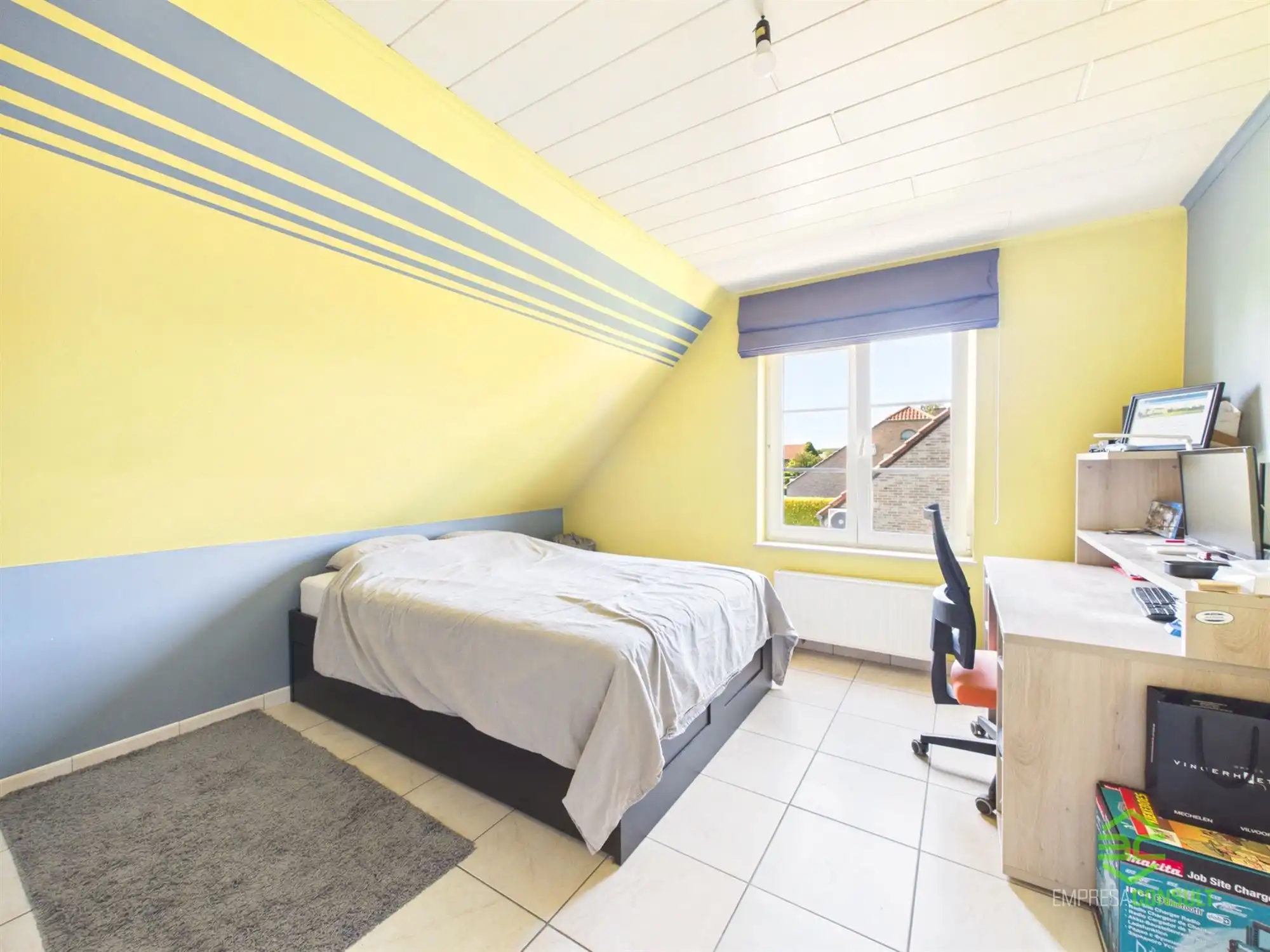 Ruime woning met 4/5 slpk en dubbele garage op 12a 50ca! foto 17