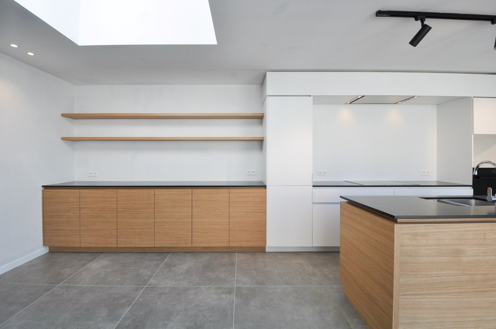 Gerenoveerde woning met 3 slaapkamers te Kristus-Koning foto 4