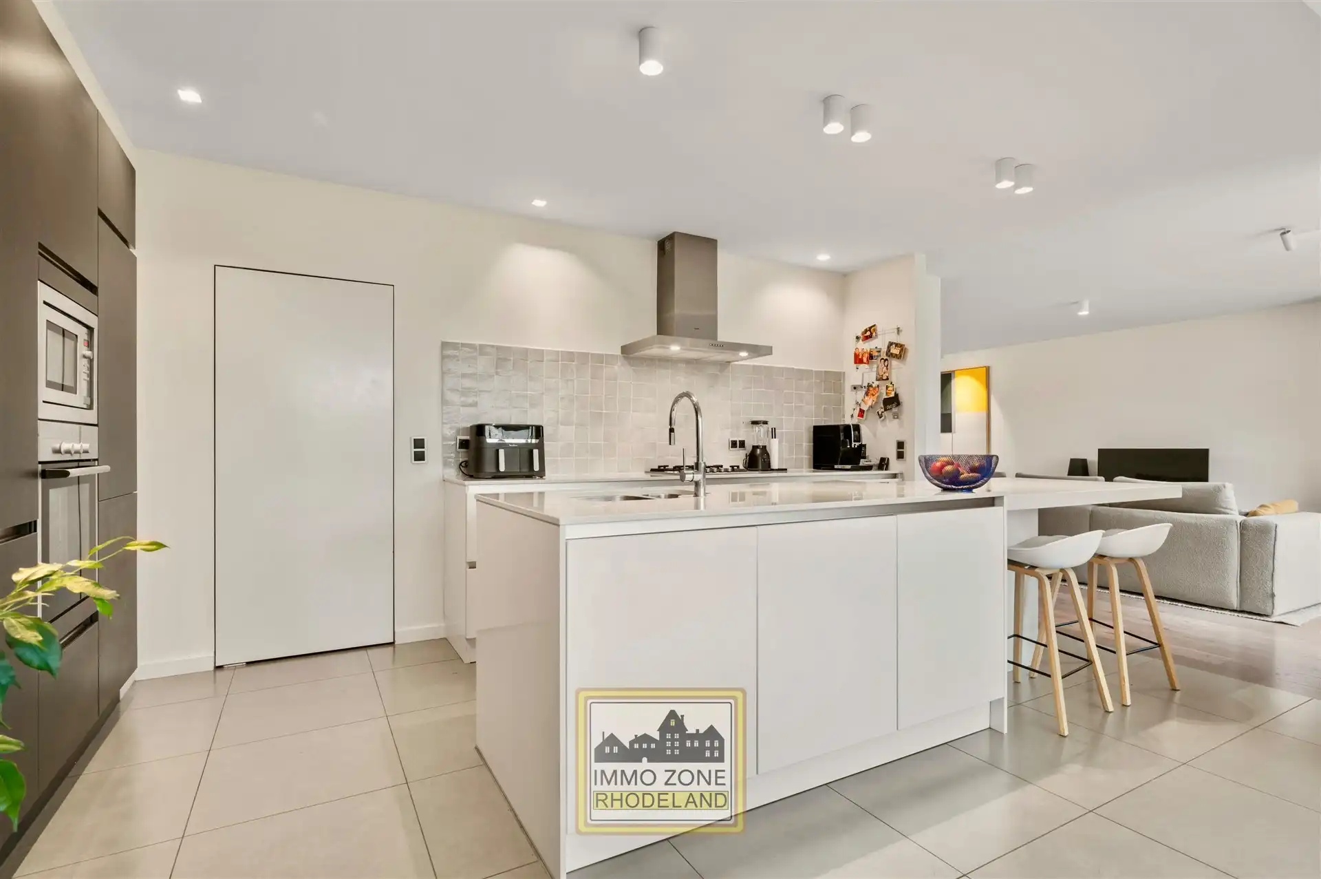 Sublieme moderne woning met prachtige tuin foto 10