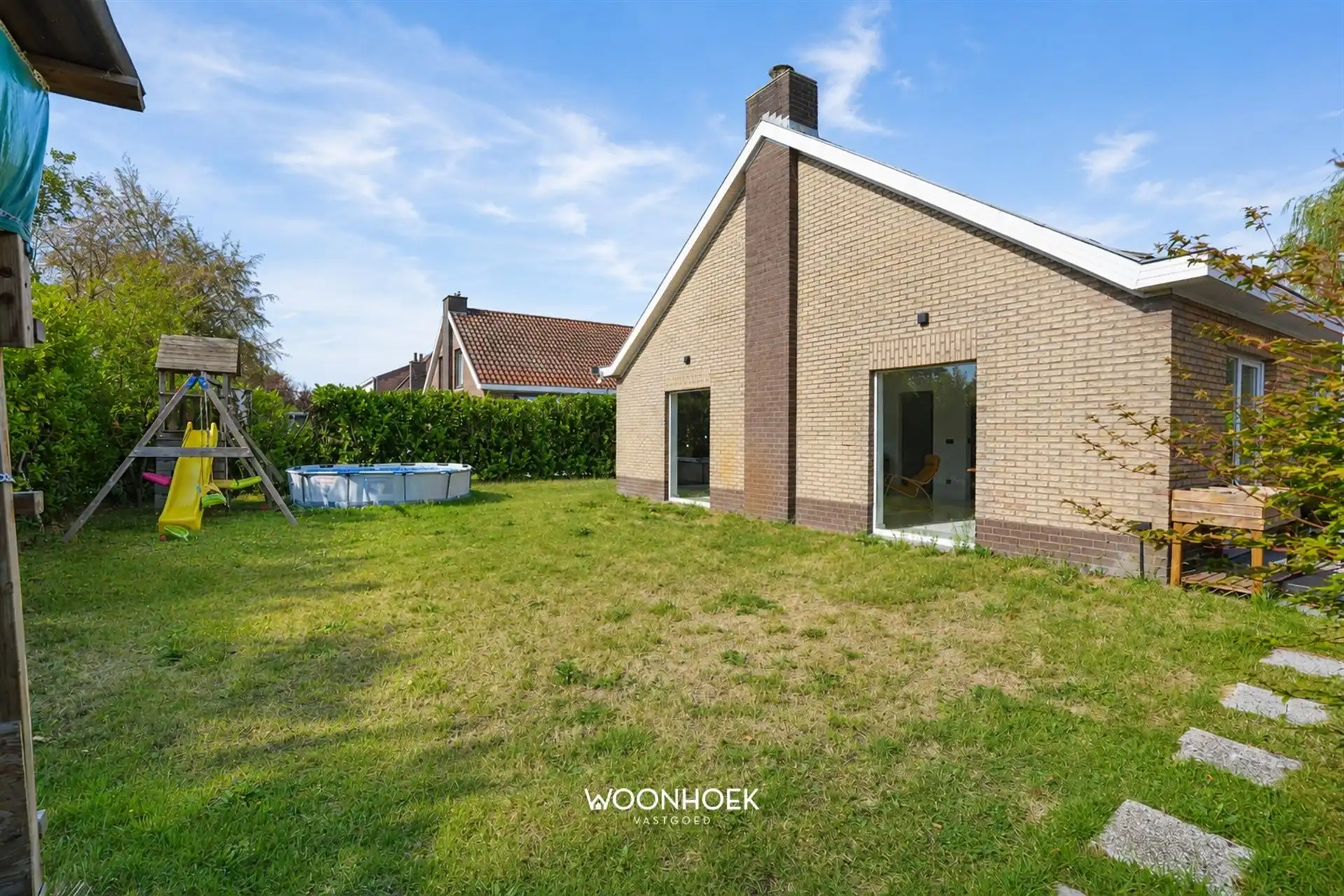 Gerenoveerde villa met bureau en 6 slaapkamers! foto 2