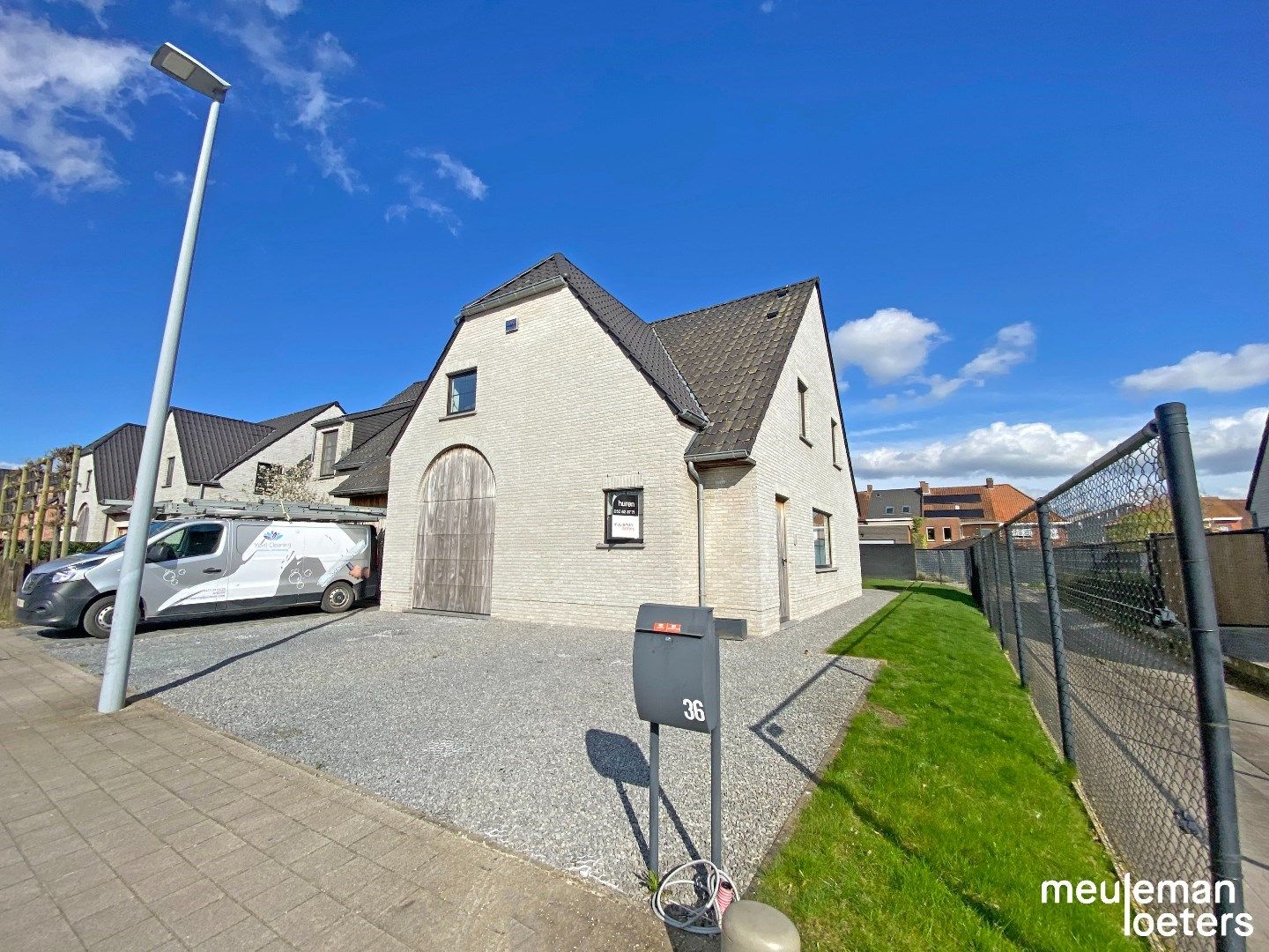 Ruime woning kwalitatief afgewerkt foto {{pictureIndex}}