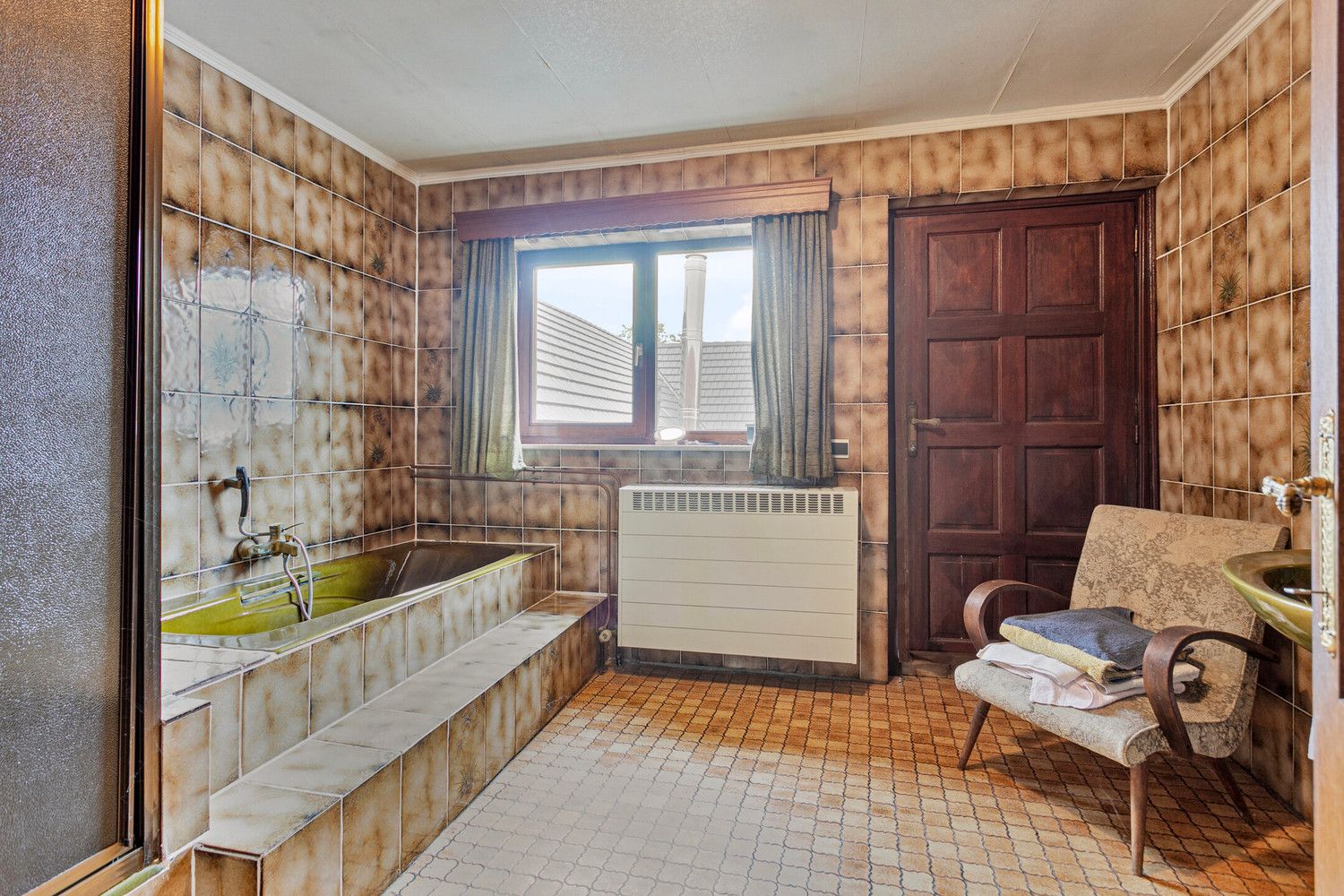 Te renoveren appartemtent met garage te koop! foto 15