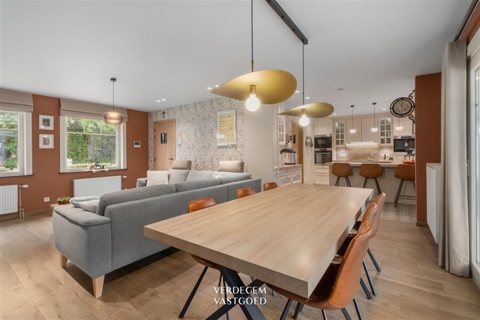 Prachtig en instapklaar wonen in landelijke stijl met garages, atelier en geniettuin foto 4