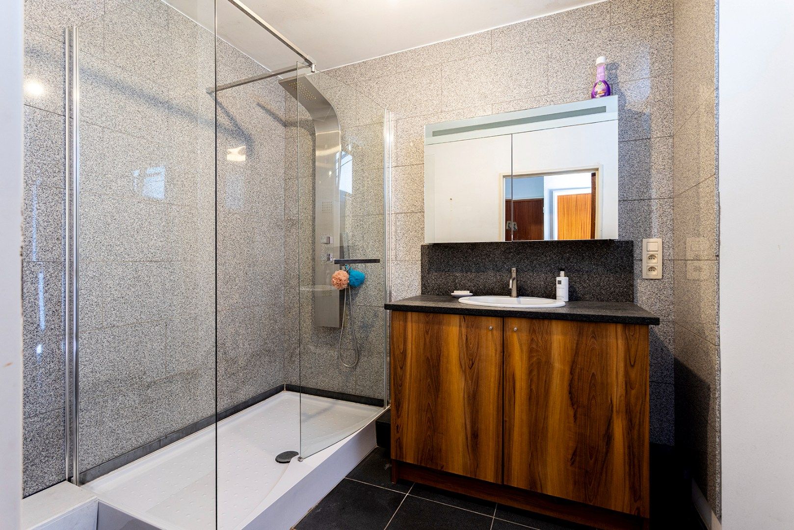 Appartement met 2 slaapkamers recht tegenover Bremweide! foto 13