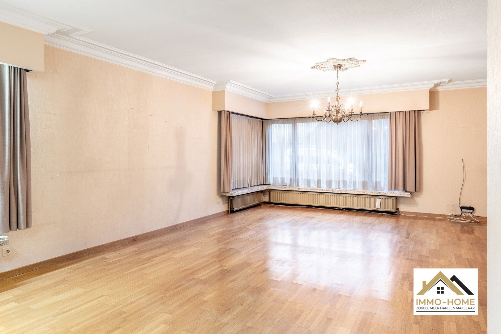 Vrijstaande woning op een ruime grond op topligging te Beervelde!  foto 8