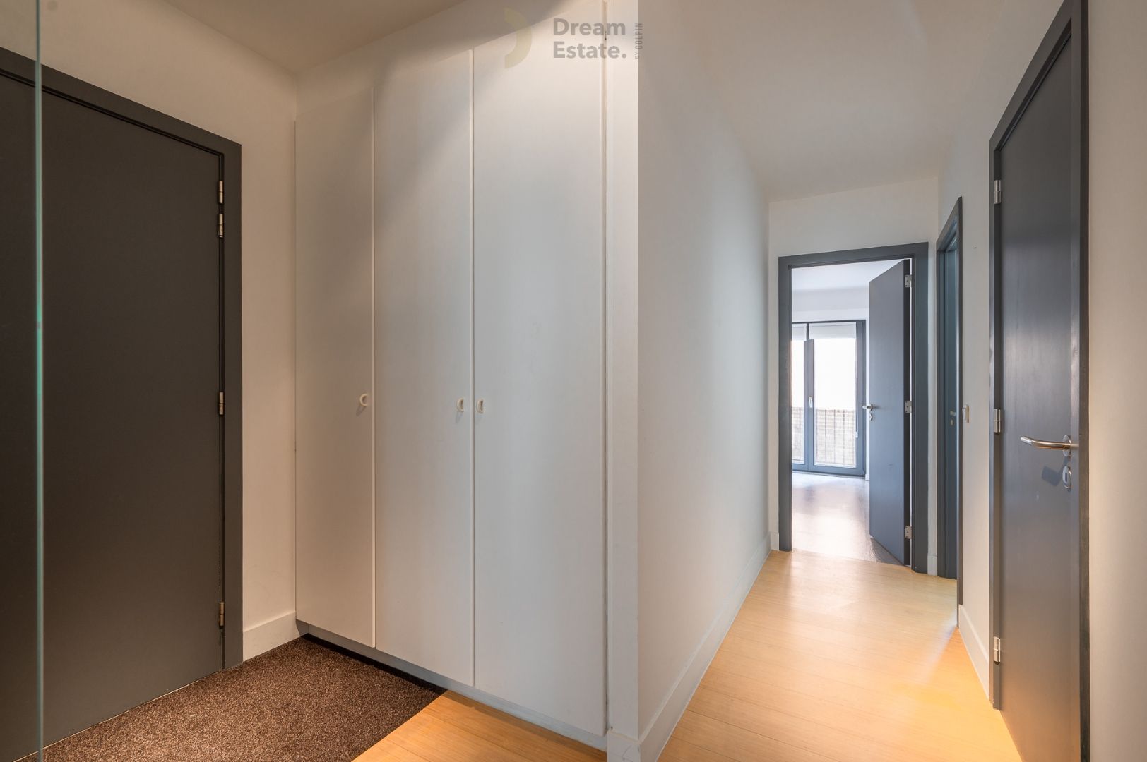 Appartement met zijdelings zeezicht op de Paul Parmentierlaan foto 5