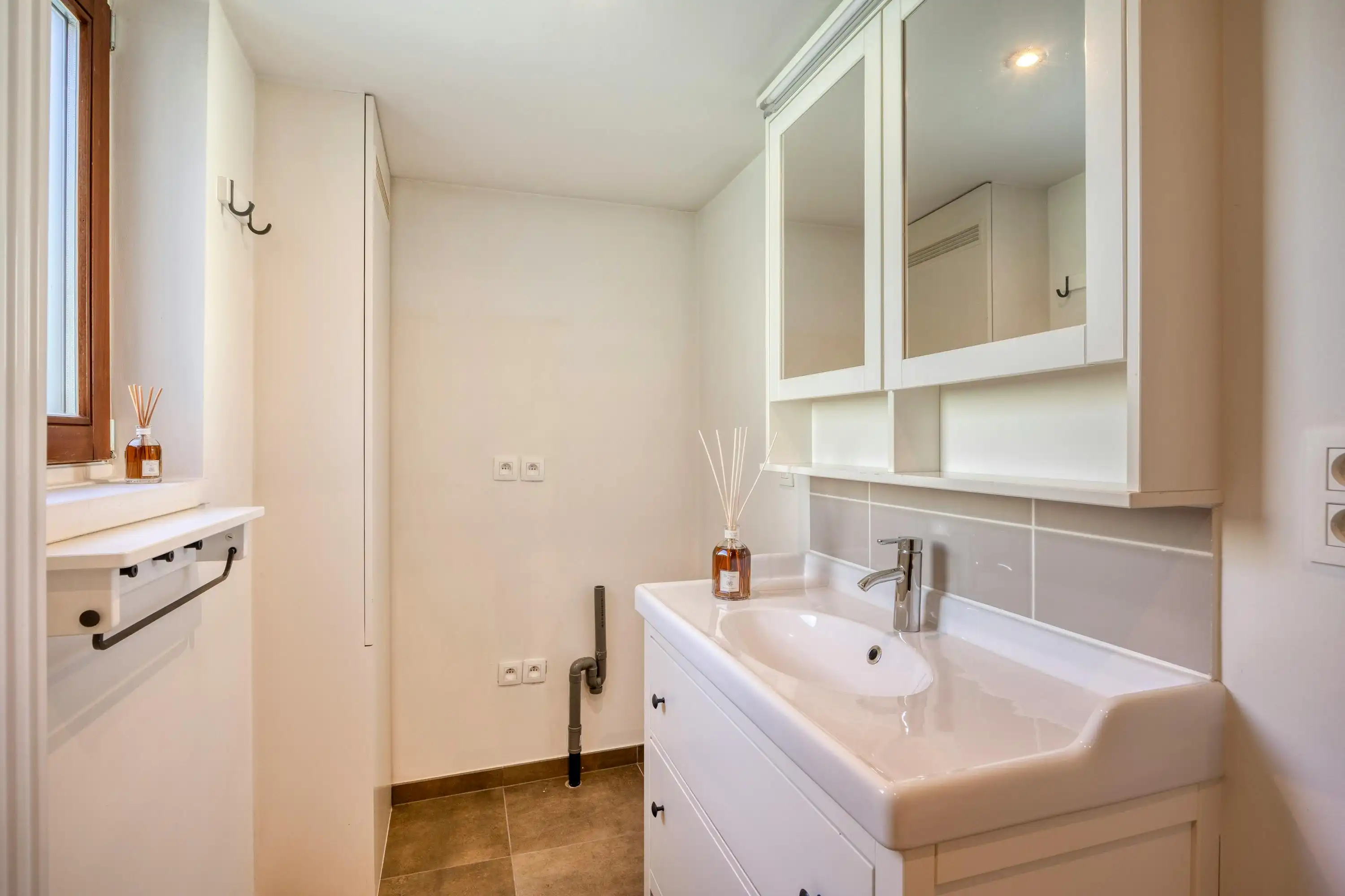 Gerenoveerd huis te koop in het centrum van Kruibeke foto 13