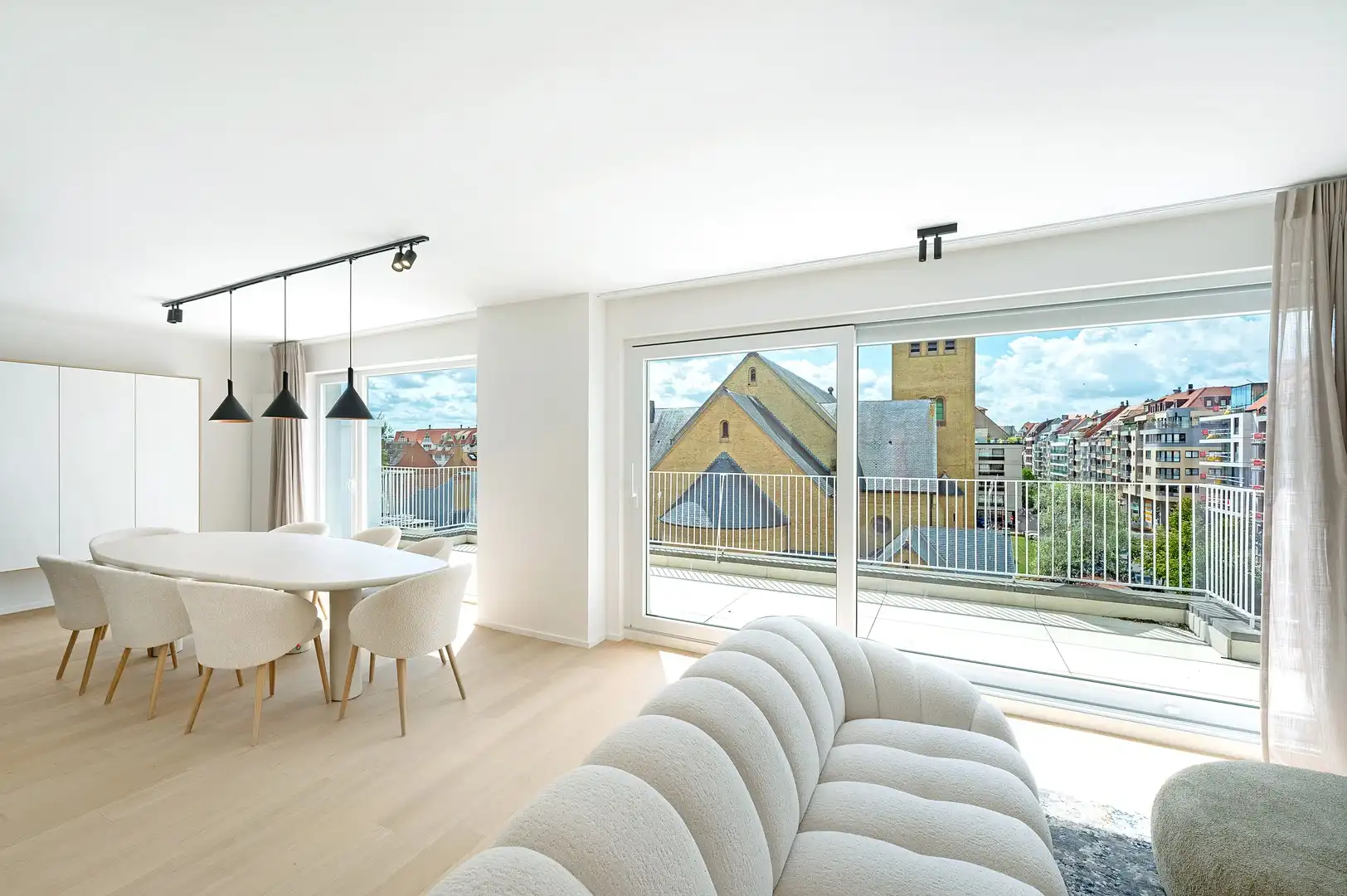 Zonnige penthouse met 3 slaapkamers en open zicht, nabij de Dumortierlaan. foto 14