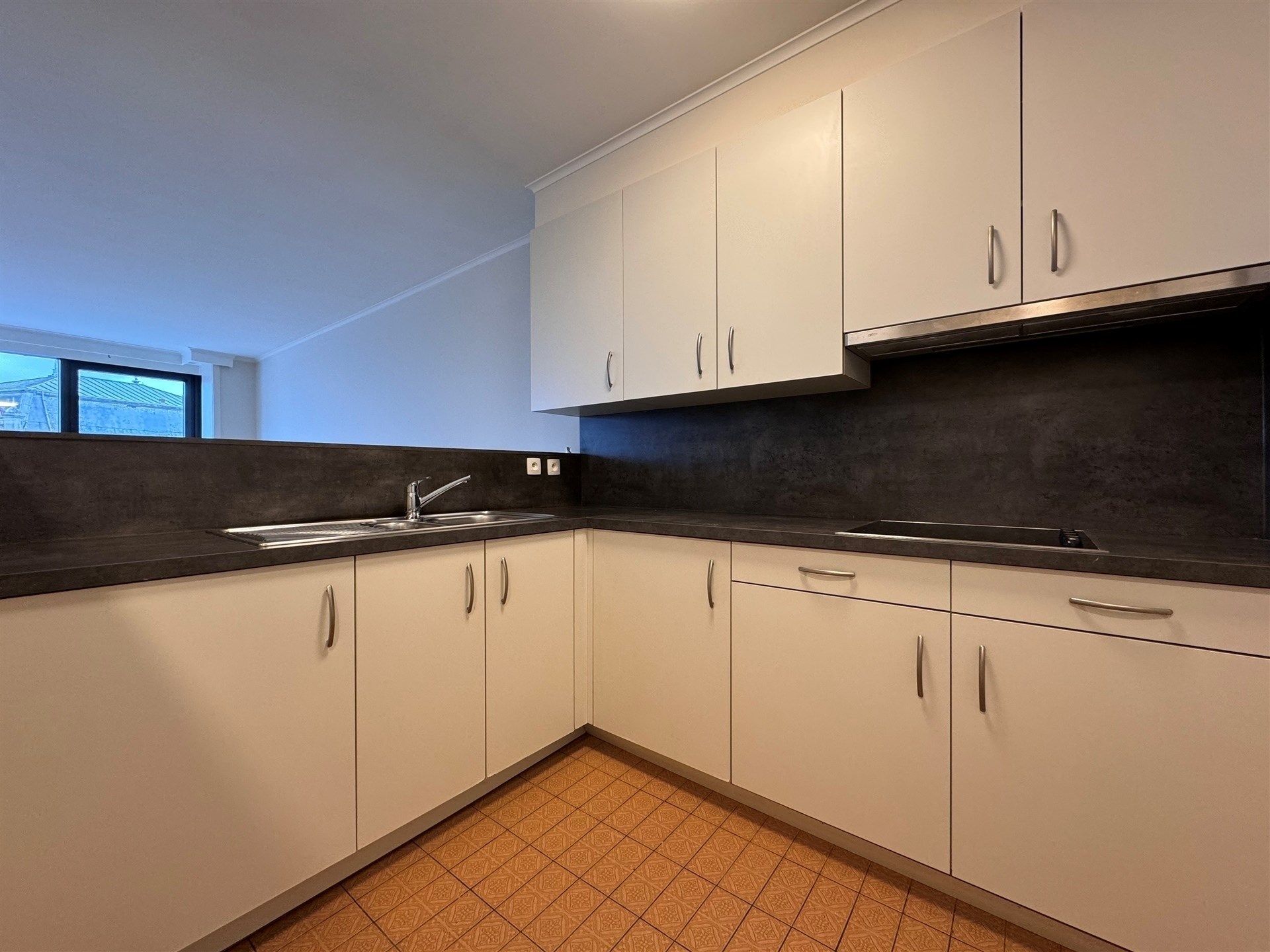 Gunstig gelegen appartement in centrum van Wetteren. foto 12