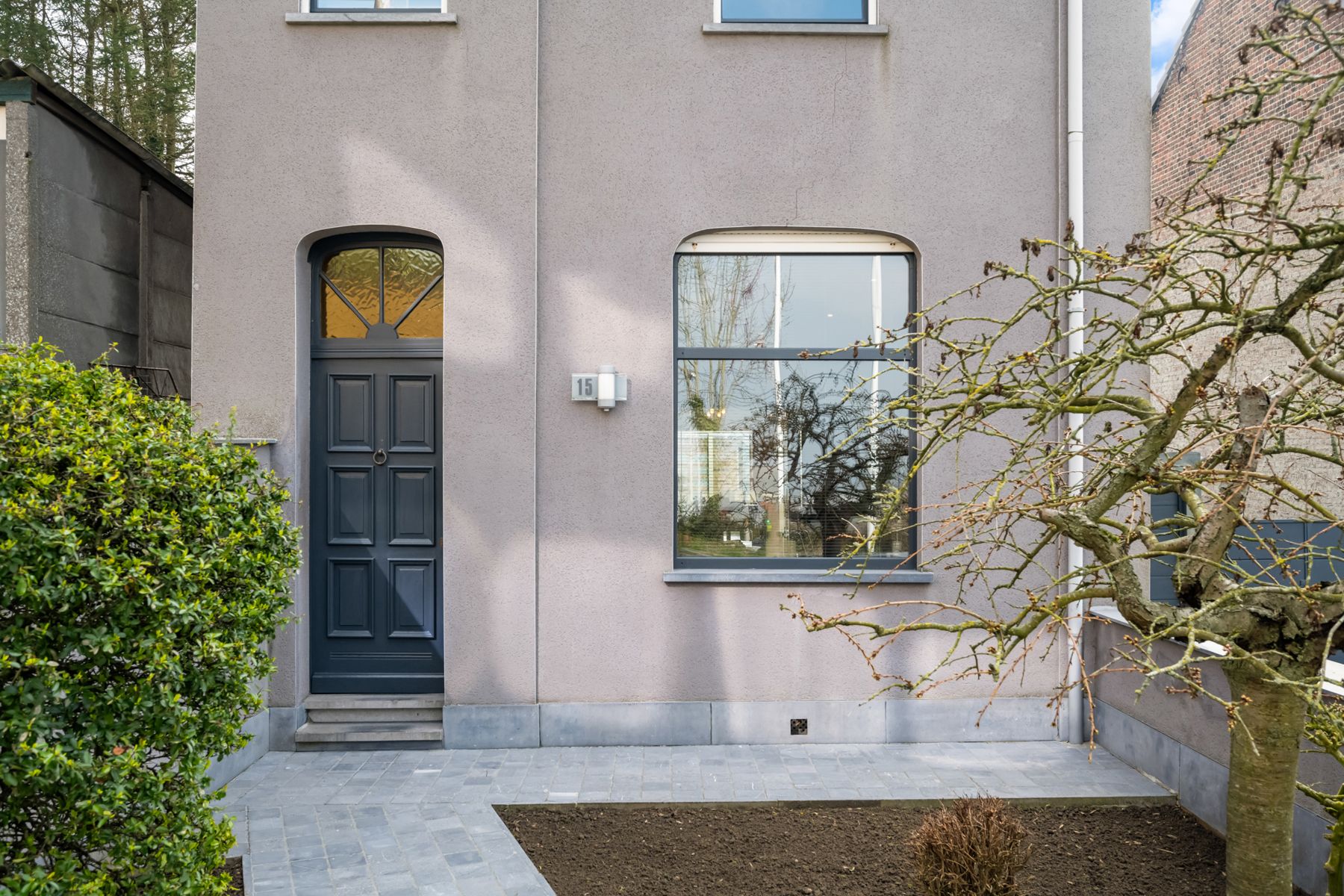 VERKOCHT Rustig gelegen gezinswoning met 3 slaapkamers +tuin foto 1