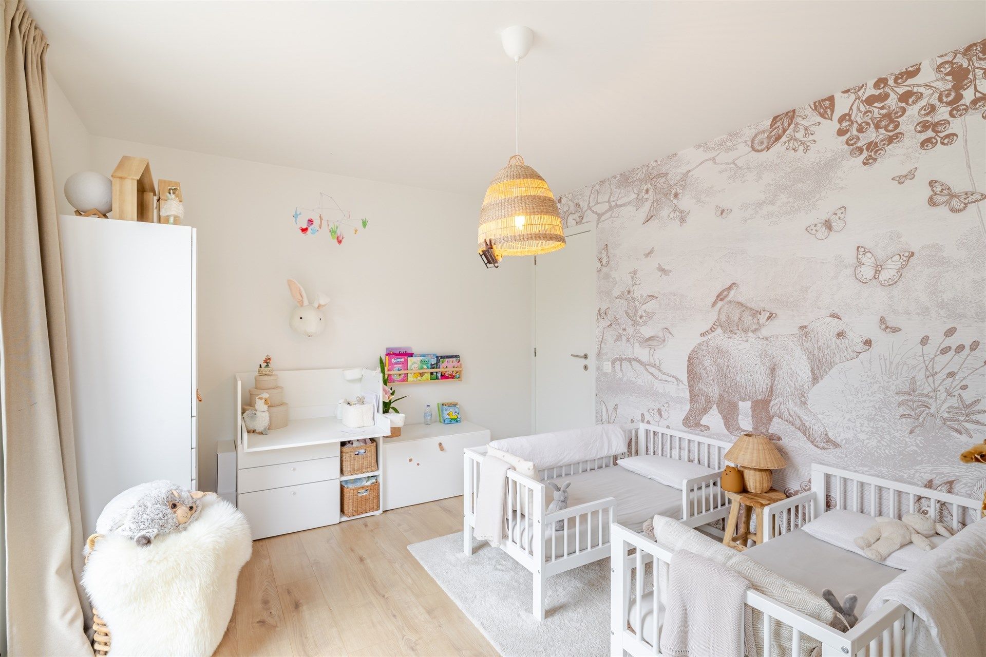 Subliem afgewerkte woning met tuin op topligging foto 18