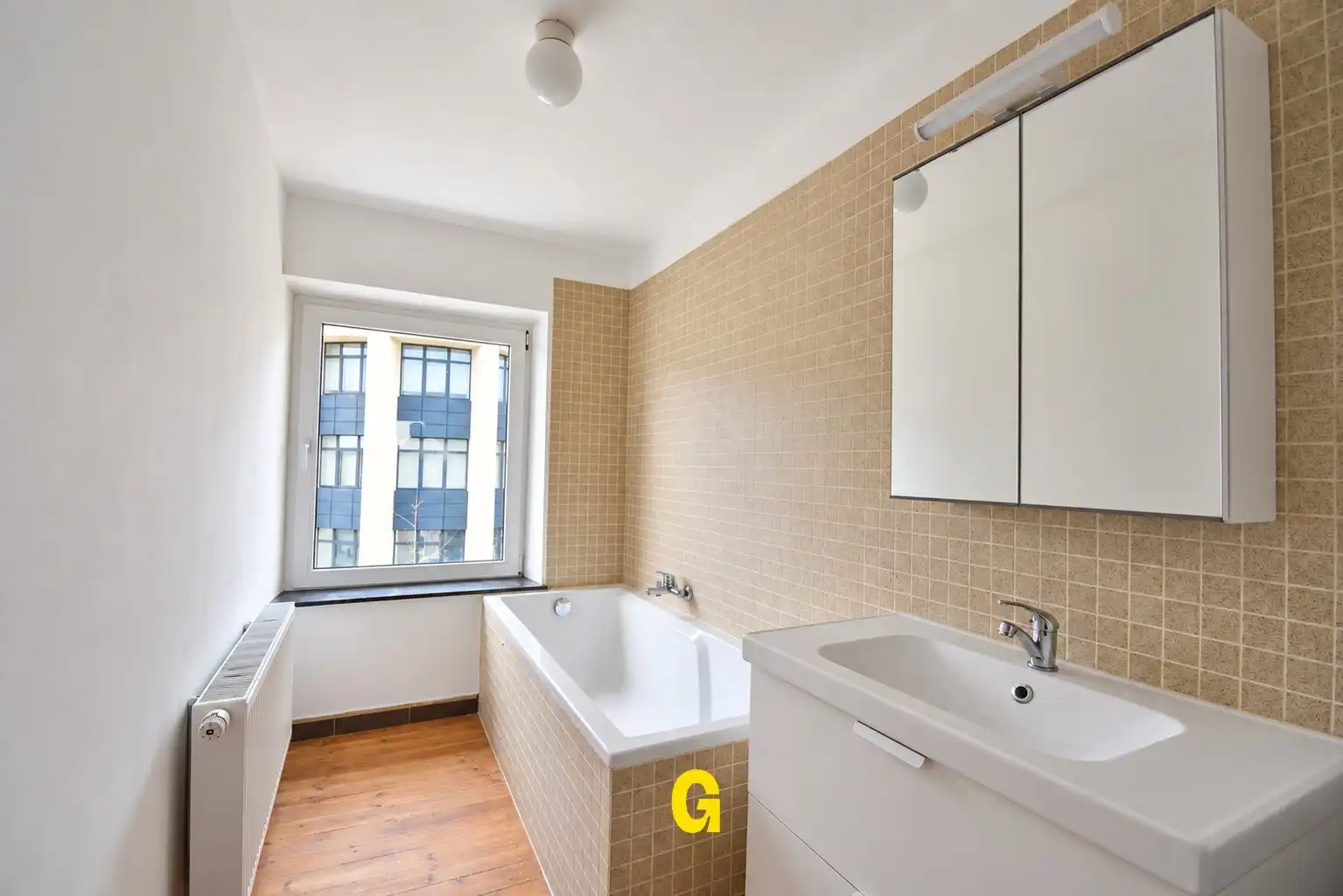 Netjes gerenoveerde duplex met twee slaapkamers en terras op mooie locatie in het centrum van Tongeren - GEEN BIJKOMENDE GEM. ONKOSTEN foto 2