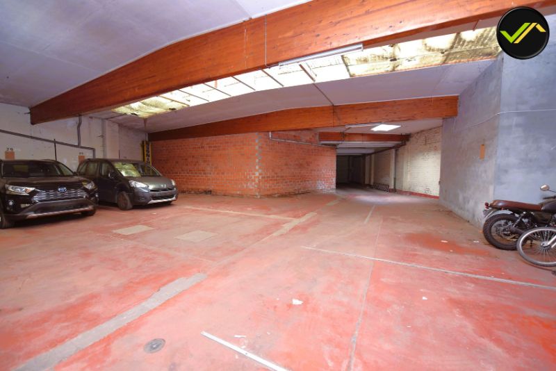 Te Koop: Unieke Investering in Gent - Appartement, Magazijn en 31 Parkeerplaatsen foto 17