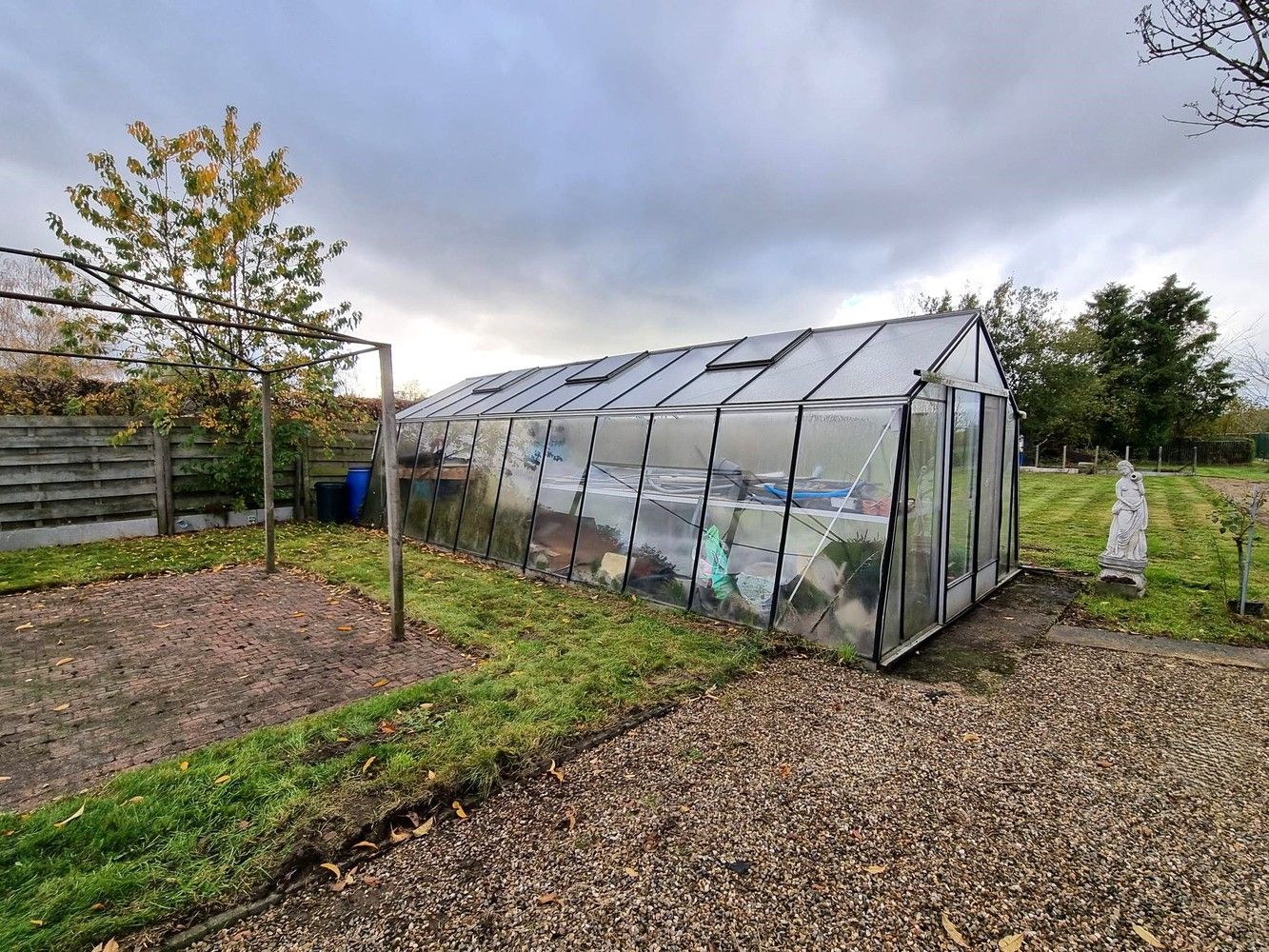 Ruime instapklare gezinswoning met prachtige tuin 28a51ca en uitstekende ligging! foto 18