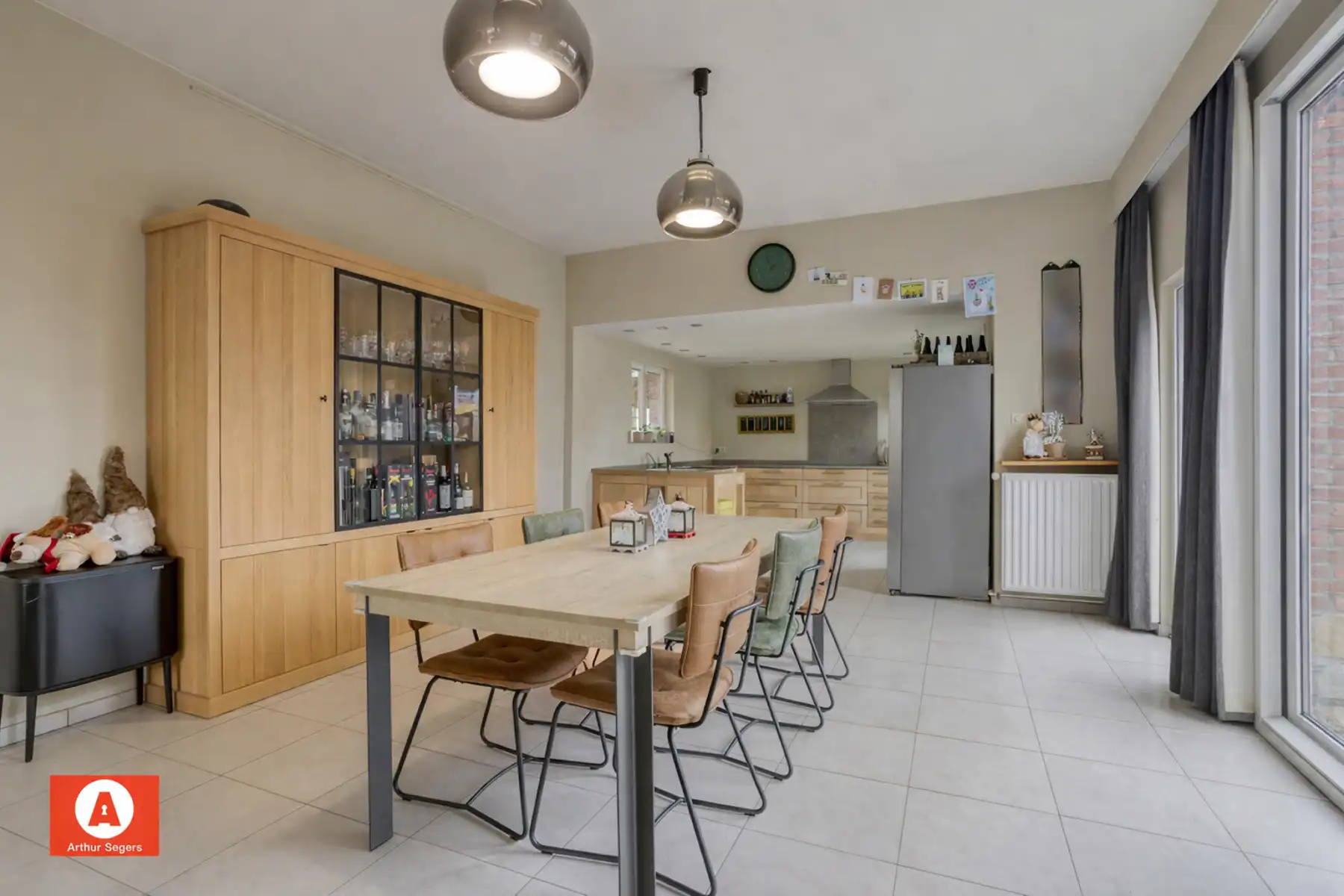 Karaktervolle open bebouwing met 5 slaapkamers en bureau foto 7