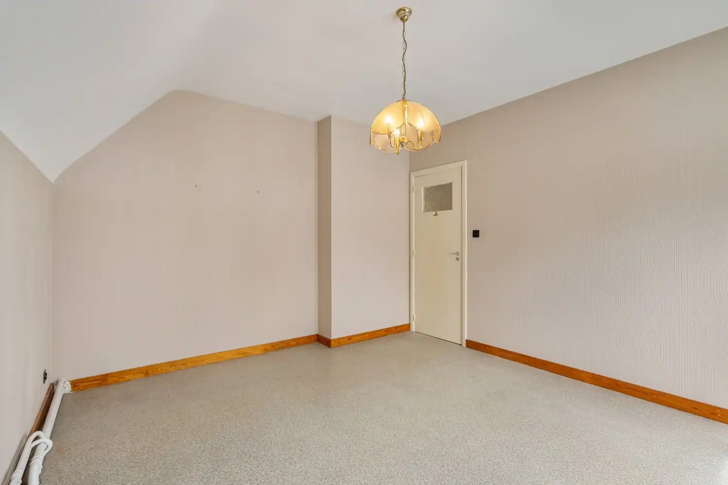 Goed gelegen woning met 4 slaapkamers, een garage en een diepe tuin in een verkeersluwe straat te Kessel-Lo! foto 17