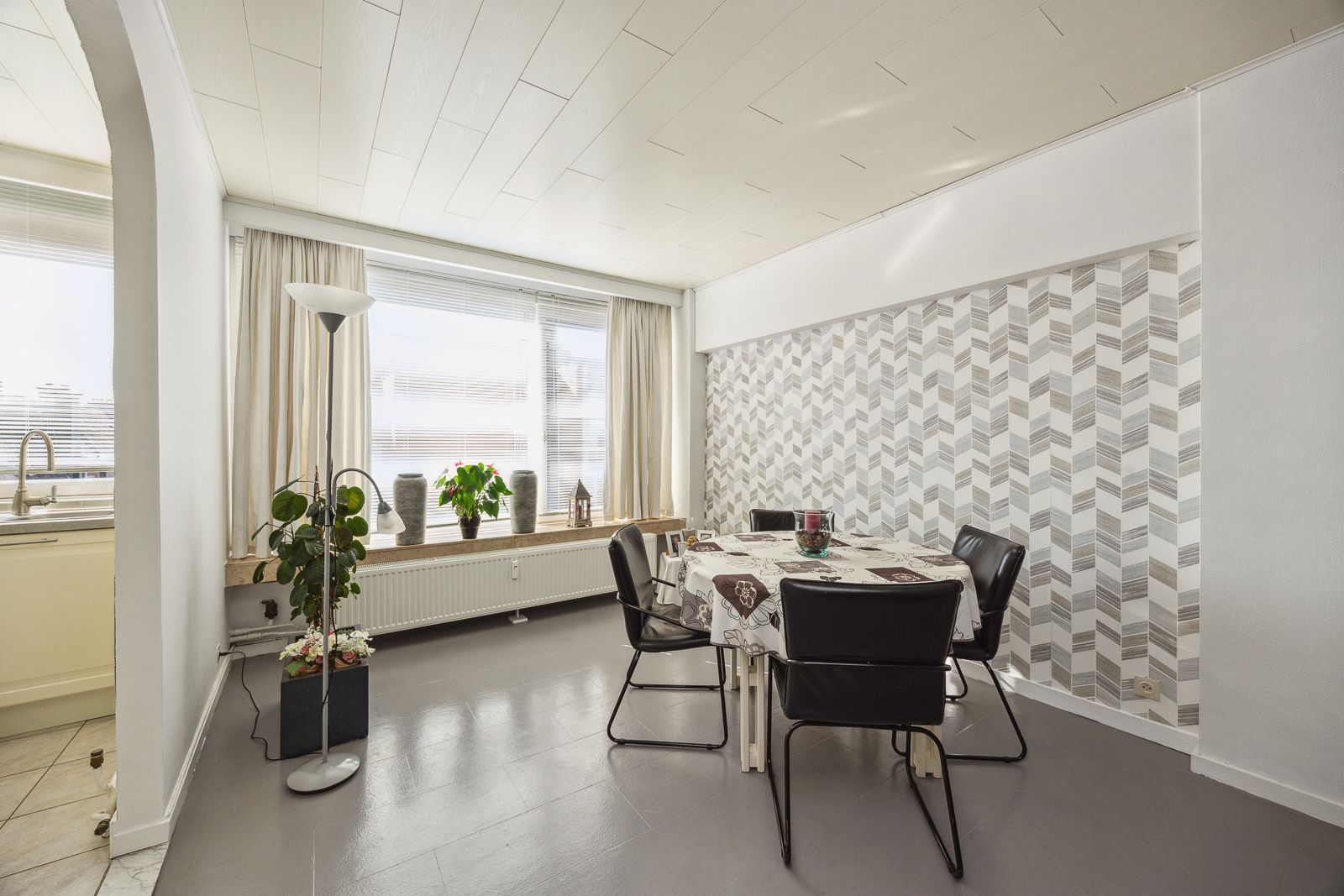 Instapklaar appartement met garagebox in Kapellen ! foto 4