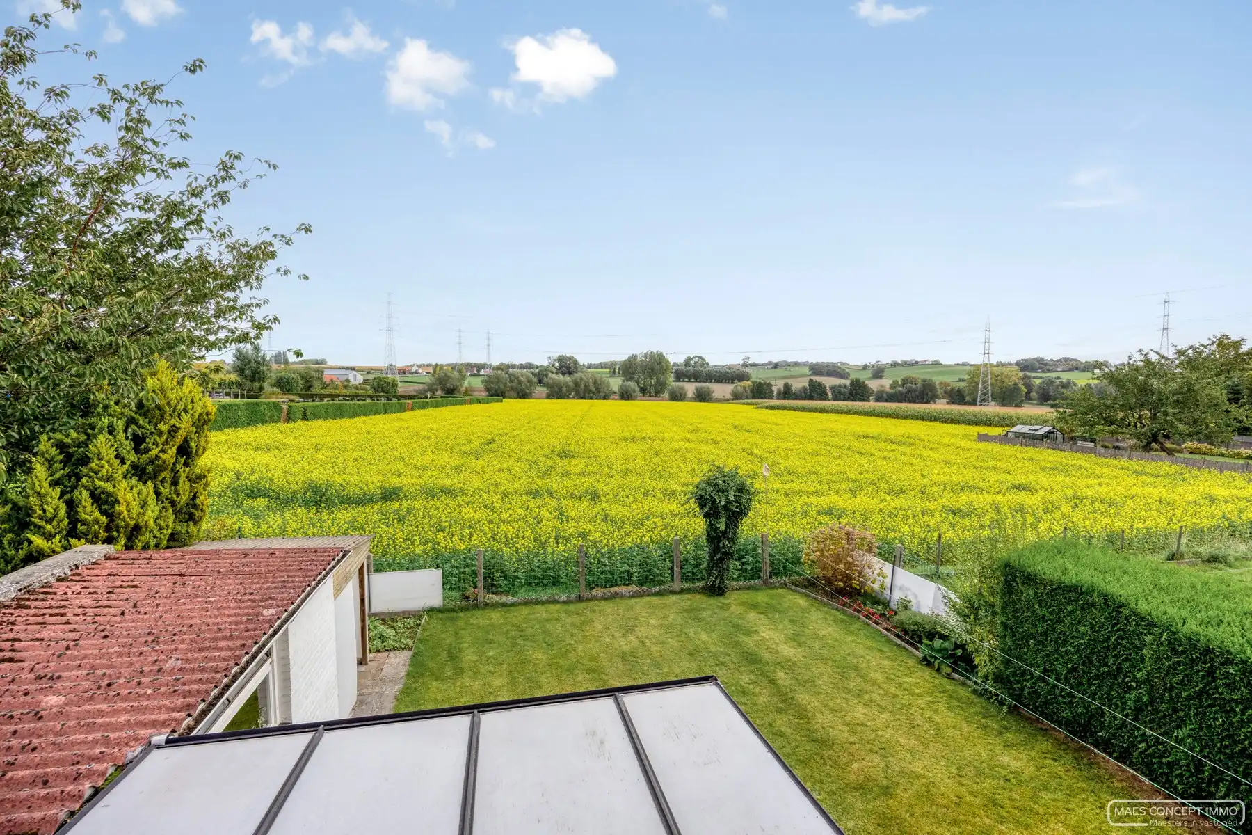 Te renoveren woning te koop te Anzegem met prachtig verzicht foto 2