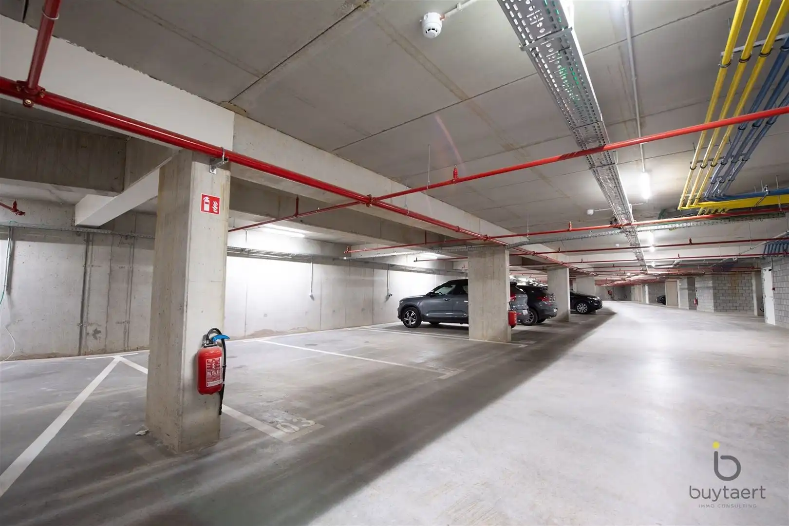 Nieuwbouw gelijkvloers appartement met twee slaapkamers, een tuin en een garage. foto 33