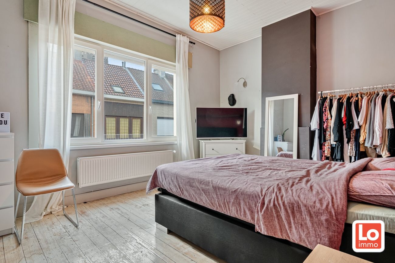 VERKOCHT!! Leuke stadswoning met tuintje & terras op een toplocatie vlakbij het centrum van Gent. foto 11