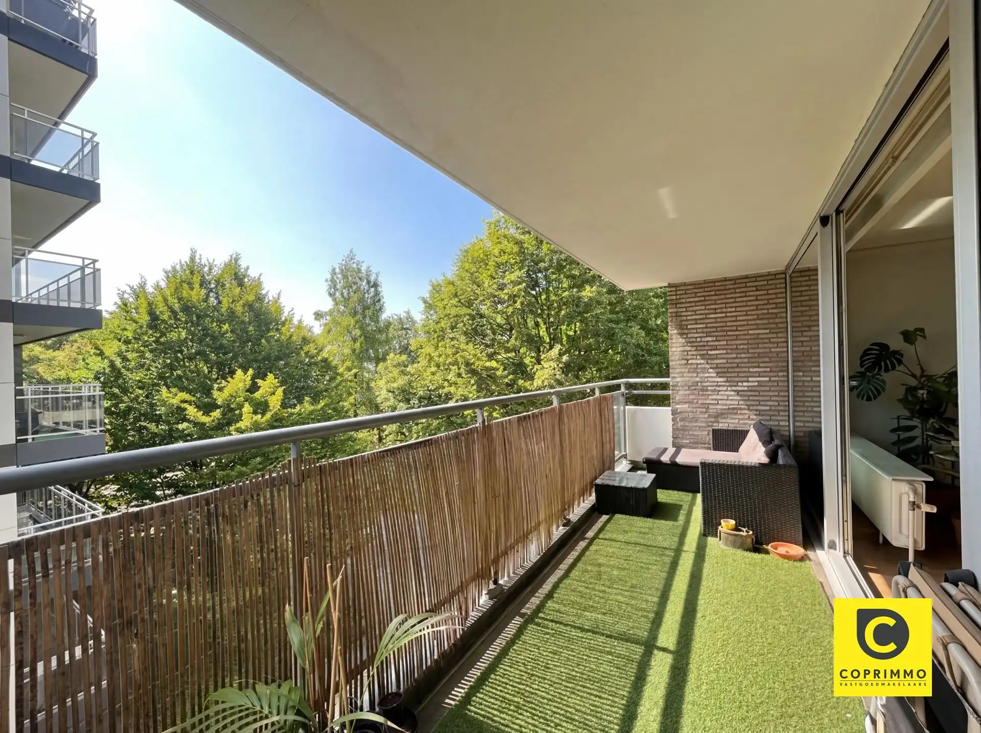 Hoekapp met 3 slpks, 2 bdks en 2 terrassen op centrale ligging foto {{pictureIndex}}