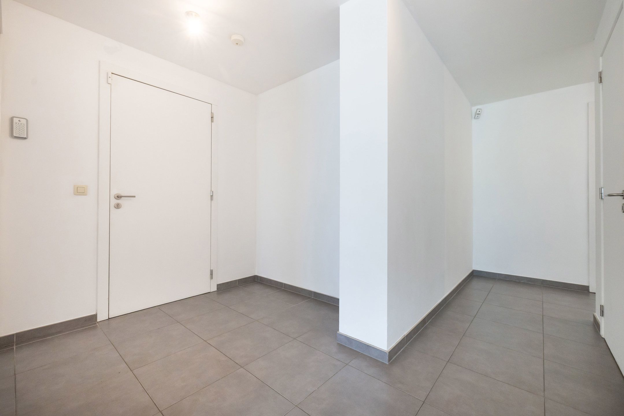 Appartement 3 slaapkamers ± 130 m² + tuin ± 200 m² + parkeerplaats foto 7