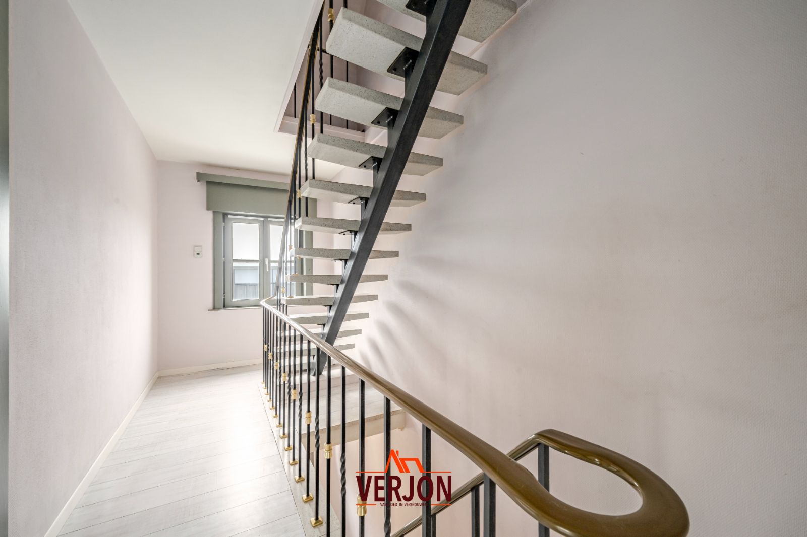 Woning met tuin en garage in het centrum van Ardooie! foto 14