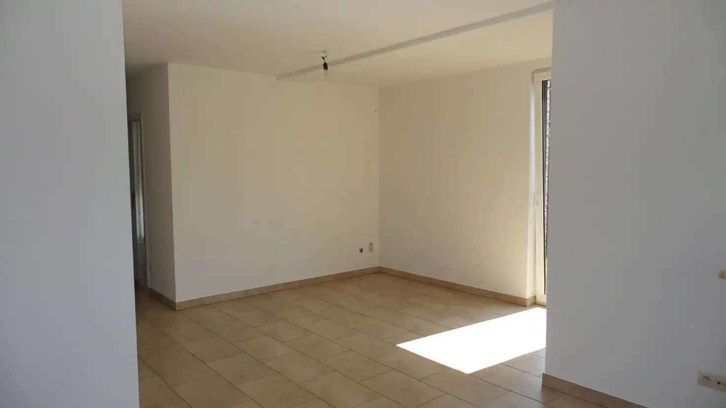 Gelijkvloers appartement met 2 slaapkamers, terras en ruime tuin te Hasselt. foto 3